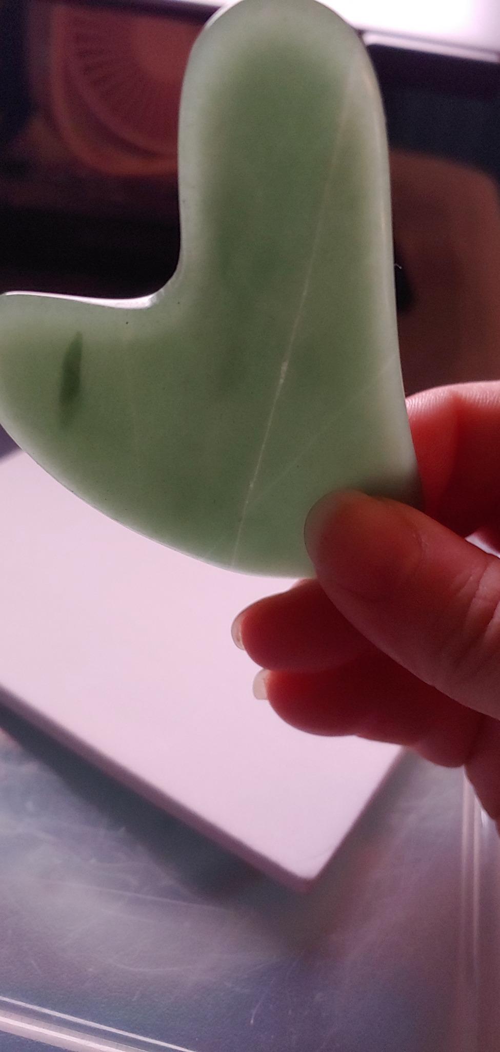 Beauty by Earth Jade Gua Sha Facial Tools - Face Sculpting & Massager Tool for Lymphatic Drainage & Jawline Sculpting, Guasha Tool for Face, Eye Depuffer Skin Care Tools customer photo 1