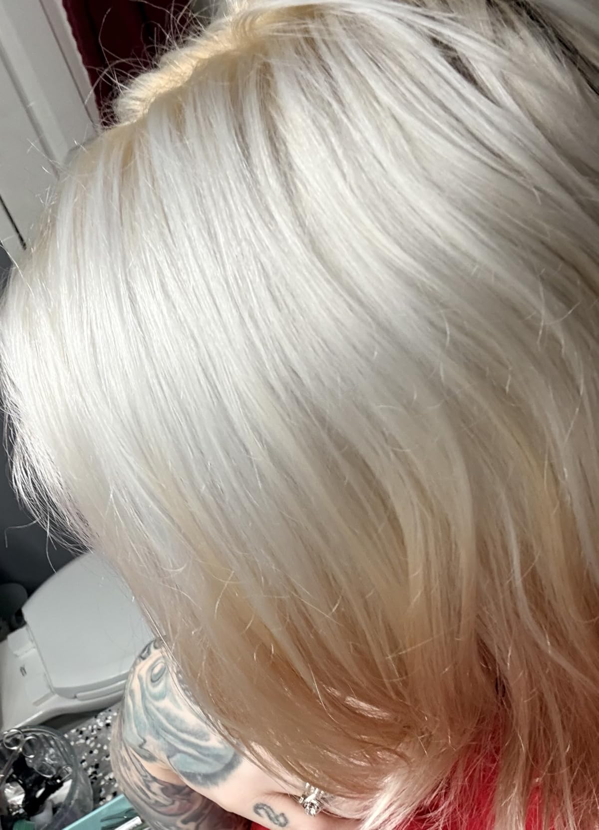 Clairol Professional Shimmer Lights Violet Toning Mask for Neutralizing Brassy Tones with Refreshing Blonde Hair Results customer photo 1