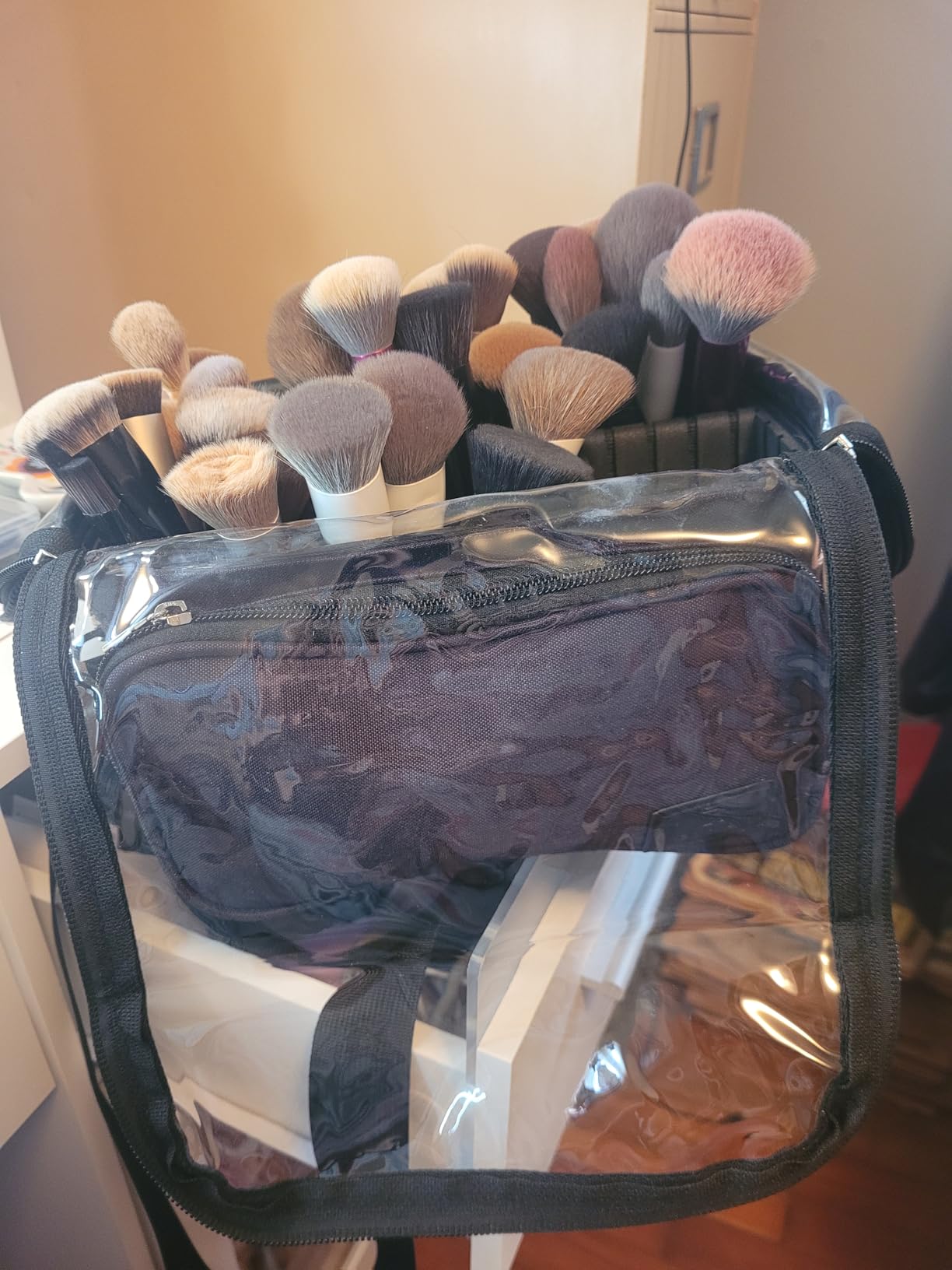 Makeup Brush Bag, Makeup Brush Holder Travel Stand-up Makeup Cup Large Makeup Brush Organizer Case Professional Cosmetic Bag Artist Storage Bag with Adjustable Divider (Large, Black) customer photo 1