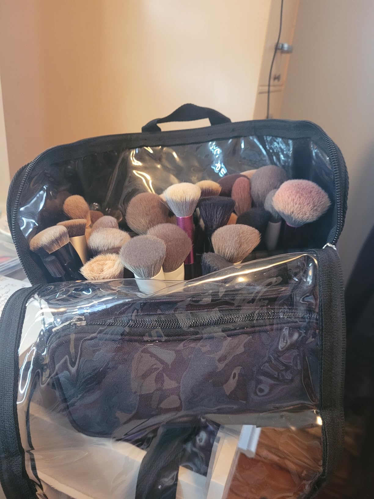 Makeup Brush Bag, Makeup Brush Holder Travel Stand-up Makeup Cup Large Makeup Brush Organizer Case Professional Cosmetic Bag Artist Storage Bag with Adjustable Divider (Large, Black) customer photo 2
