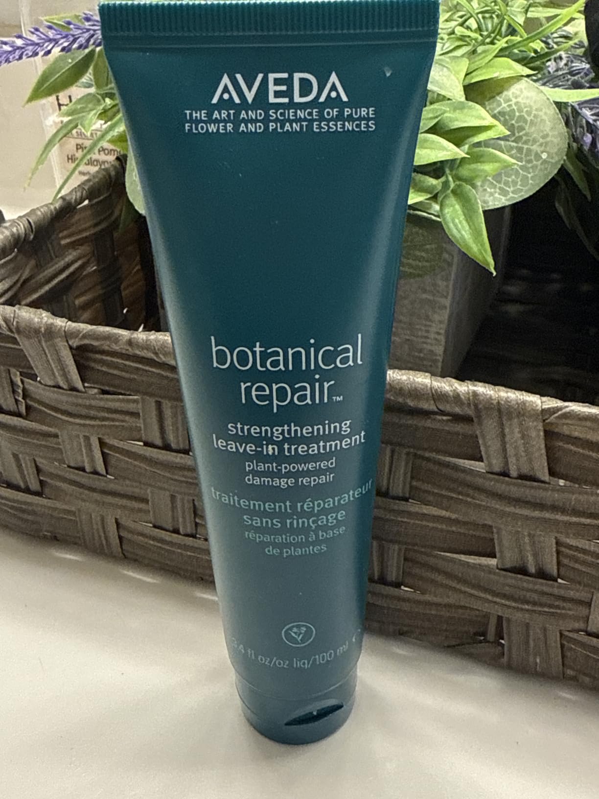 Aveda Botanical Repair Strengthening Leave-In Treatment for Damaged Hair | Instantly Strengthens Hair | Heat Protectant | Helps Protect From Breakage | Reduces Frizz | 99% Naturally Derived customer photo 1