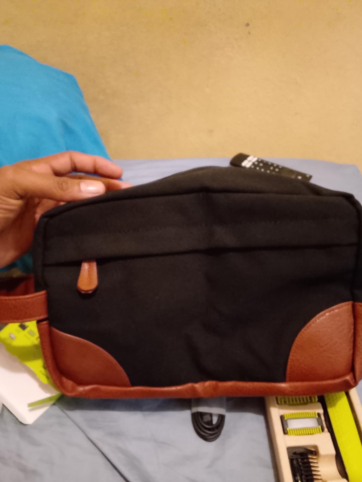 Vorspack Travel Toiletry Bag - Hanging Toiletry Bag for Men Water Resistant Canvas Shaving Bag with Large Capacity for Travel - Black customer photo 2