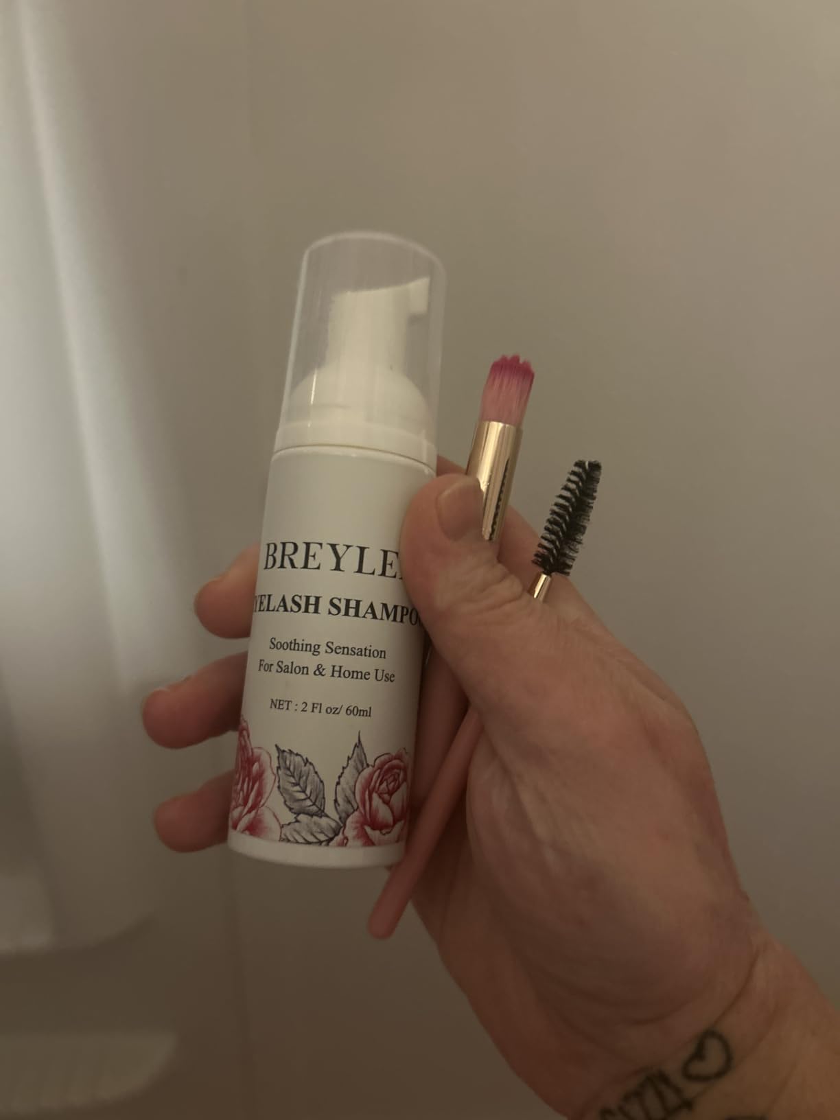 BREYLEE Eyelash Extension Cleanser Shampoo Foam & 2 Brushes, 60ml, 2 fl oz | Eyelid Cleanser, Makeup Remover, Paraben & Sulfate Free, For Salon and Home Use customer photo 1
