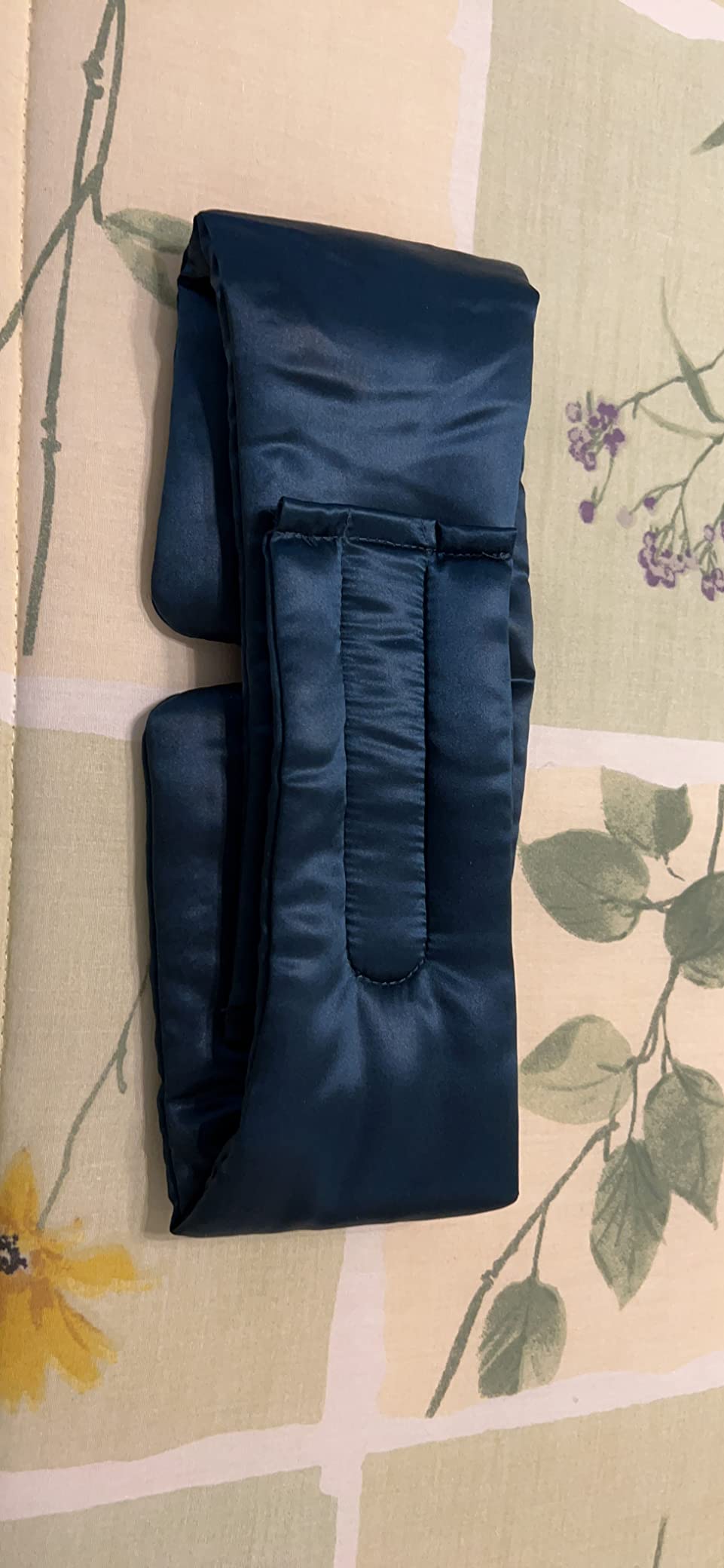 SUNDAYSILKS Exclusive Mulberry Silk Sleep Mask | Soft Eye Covers, Blackout Sleeping Mask for Women & Men | Silk Eye Mask for Sleep, Travel, and Relaxation | Antifaz para Dormir [Midnight Black] customer photo 2
