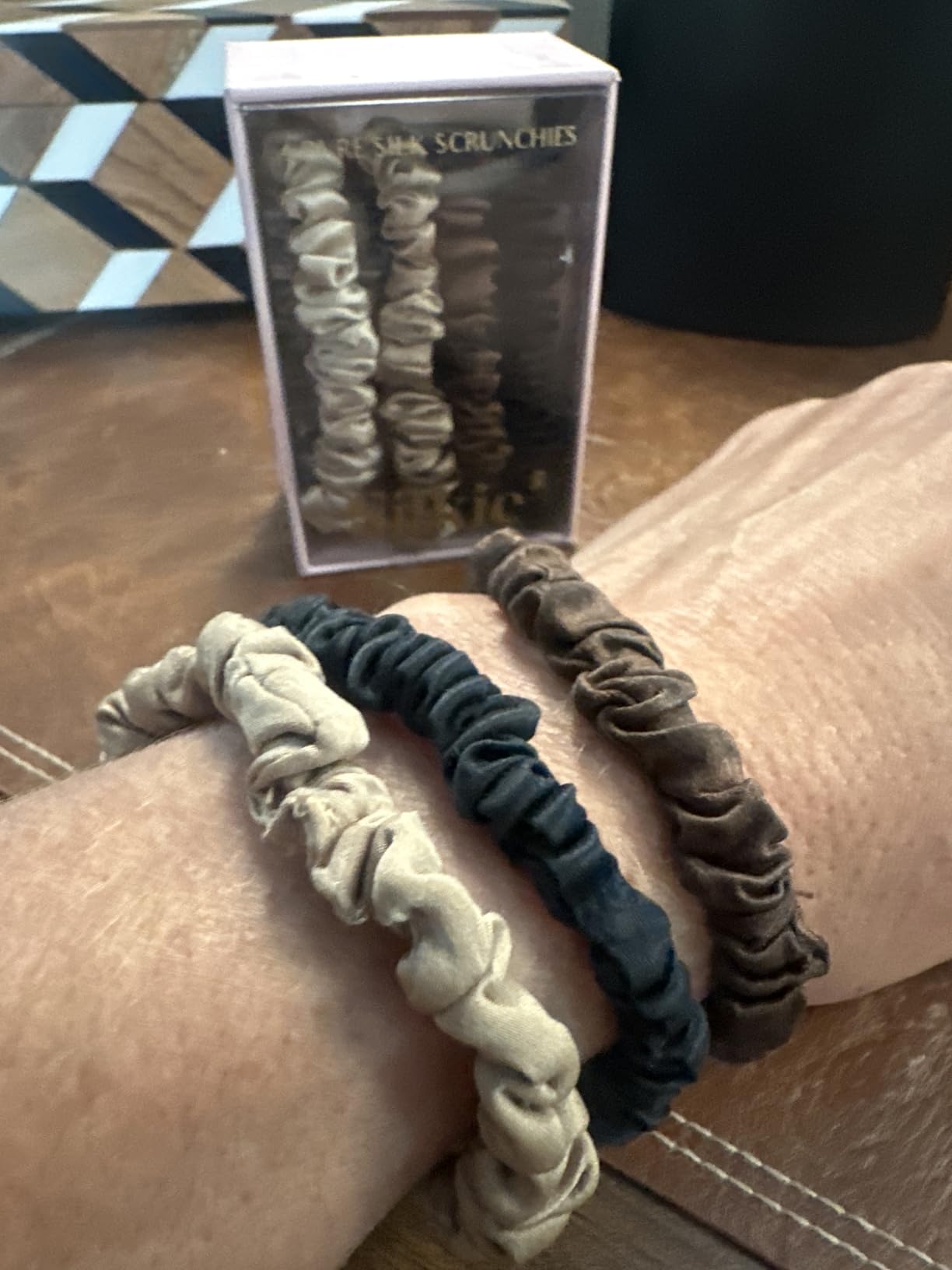 SILKIE x4 Set - Forget Satin - 100% Pure Mulberry Silk Black Brown Skinny Scrunchies Travel Pouch Everyday Hair Ties Elastics Hair Care Ponytail Holder No Damage (Chocolate) customer photo 2