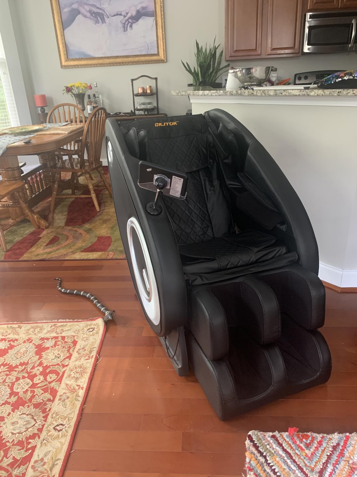 BILITOK Full Body Zero Gravity Massage Chair with Heat Therapy, 5 Auto Modes, and Remote Control, Ultimate Relaxation for Back, Shoulders, Arms, Hips, and Calves customer photo 2