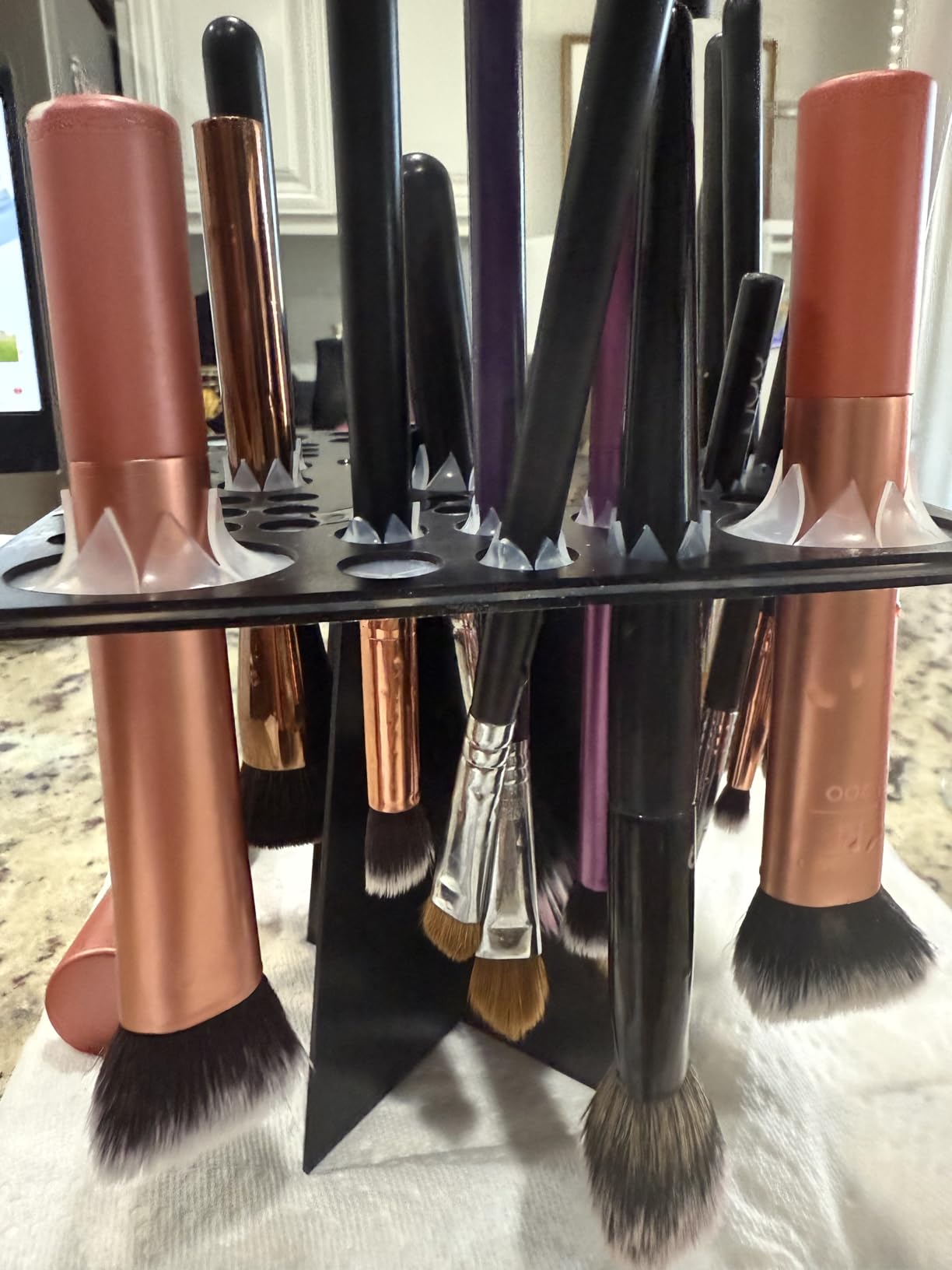 72 Holes Acrylic Makeup Brush Stand - Collapsible Holder & Dryer for Makeup Artist, Nail Brush, Paintbrush, Black customer photo 1
