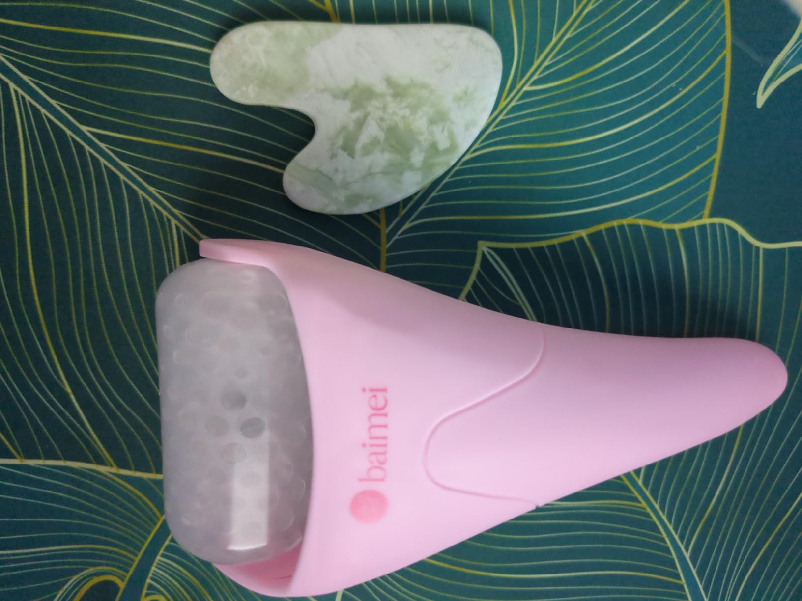 BAIMEI IcyMe Ice Roller for Face and Gua Sha Facial Tool Set, Ice Face Roller Reduces Puffiness Relieves Migraines Skin Care Tools, Self Care for Women - Pink customer photo 1