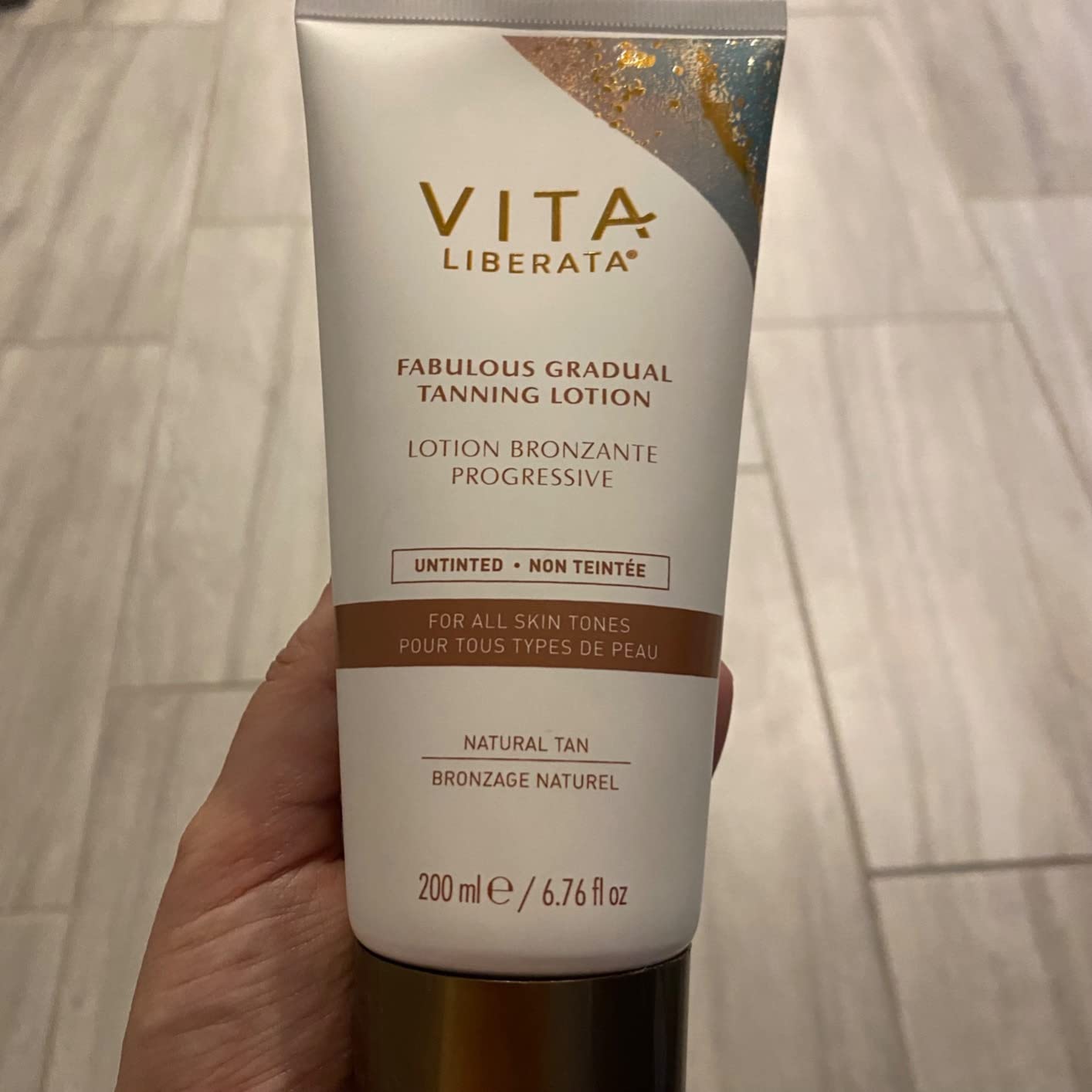 VITA LIBERATA Fabulous Gradual Tanning Lotion - Buildable Formula, Sun-Kissed Tan, Untinted For Minimal Transfer, Lasting Finish, Formulated with Hyaluronic Acid, 6.76 fl oz customer photo 2