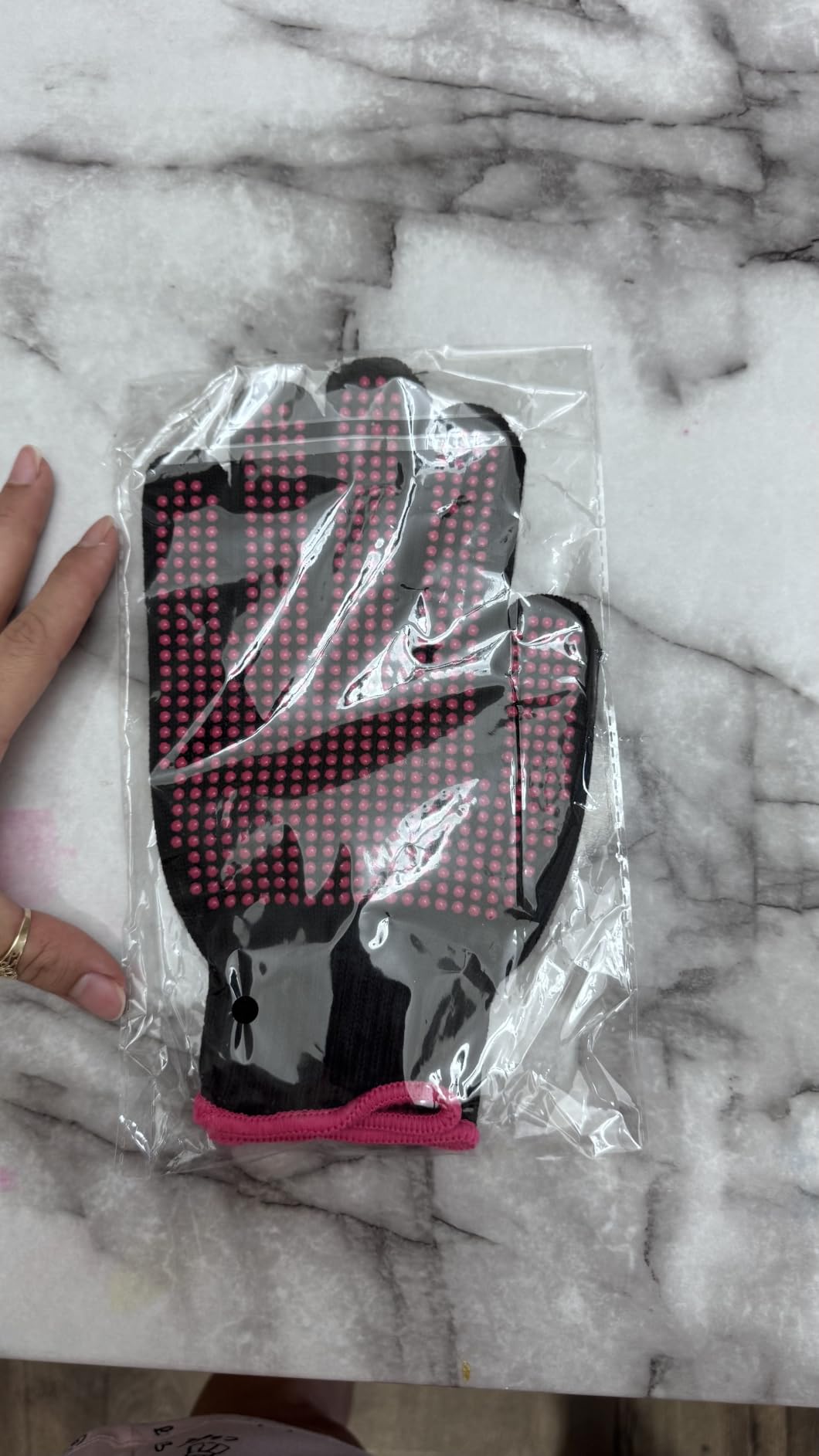 HTVRONT Heat Resistant Gloves for Sublimation 2Pcs with Silicone Bumps | Silicone Grip Zero Slip, Burn-Proof Barrier, One Size, Both Hands, Versatile Work Gloves 9.44*5.9inches/24*15cm customer photo 1