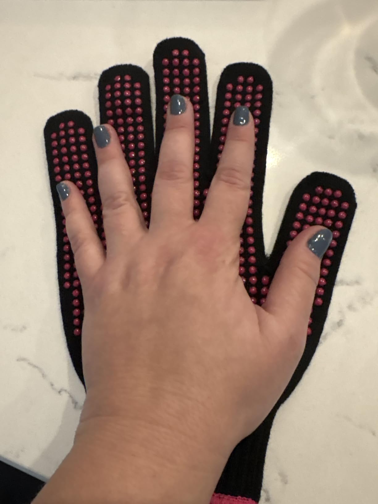 HTVRONT Heat Resistant Gloves for Sublimation 2Pcs with Silicone Bumps | Silicone Grip Zero Slip, Burn-Proof Barrier, One Size, Both Hands, Versatile Work Gloves 9.44*5.9inches/24*15cm customer photo 2