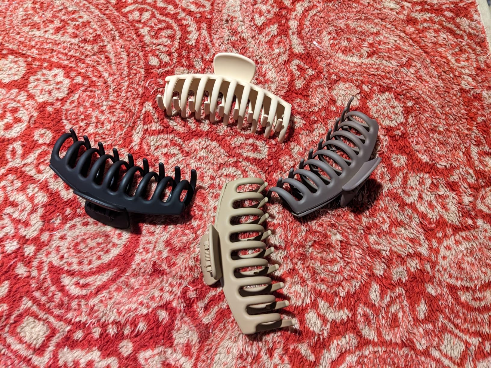 LuSeren Hair Clips for Women 4.3 Inch Large Hair Claw Clips for Women Thin Thick Curly Hair, Big Matte Banana Clips,Strong Hold jaw clips,Neutral Colors customer photo 1