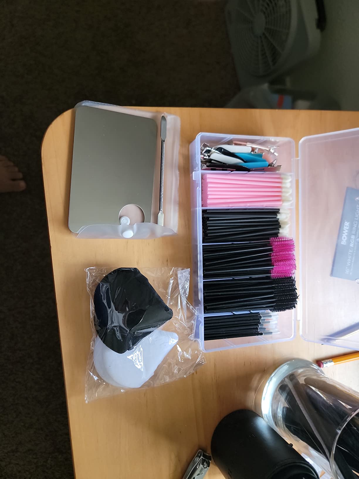 Disposable Makeup Applicators Kit with Triangle Puff Mixing Palette, Artist Supplies Disposable Mascara Wands, Lip Brushes, Hair Clips Powder Puffs for Face with Storage Box customer photo 2
