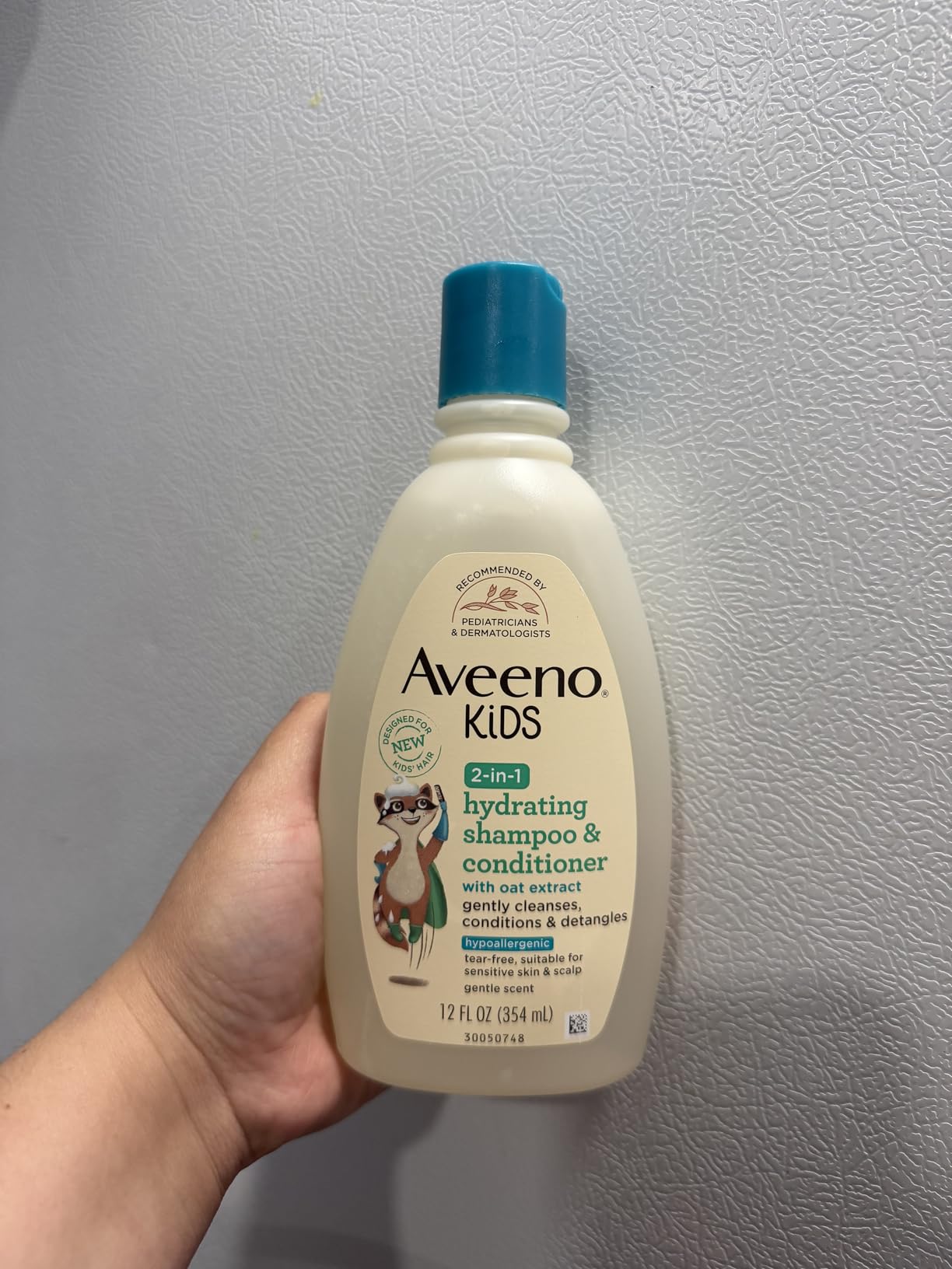 Aveeno Kids Shampoo & Conditioner, Formulated With Oat Extract to Gently Cleanse, Condition & Detangle Kids Hair, For Sensitive Skin and Scalp, Hypoallergenic, 12 Fl Oz customer photo 1