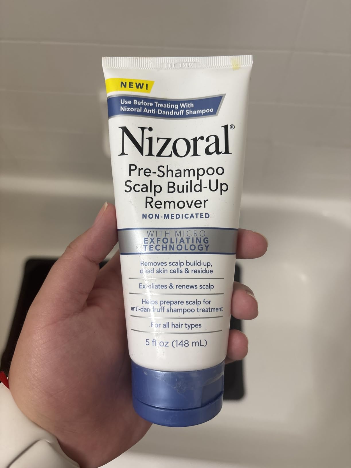 Nizoral Pre-Shampoo Scalp Build-Up Remover, 5 Oz Bottle, Exfoliates and Renews customer photo 2