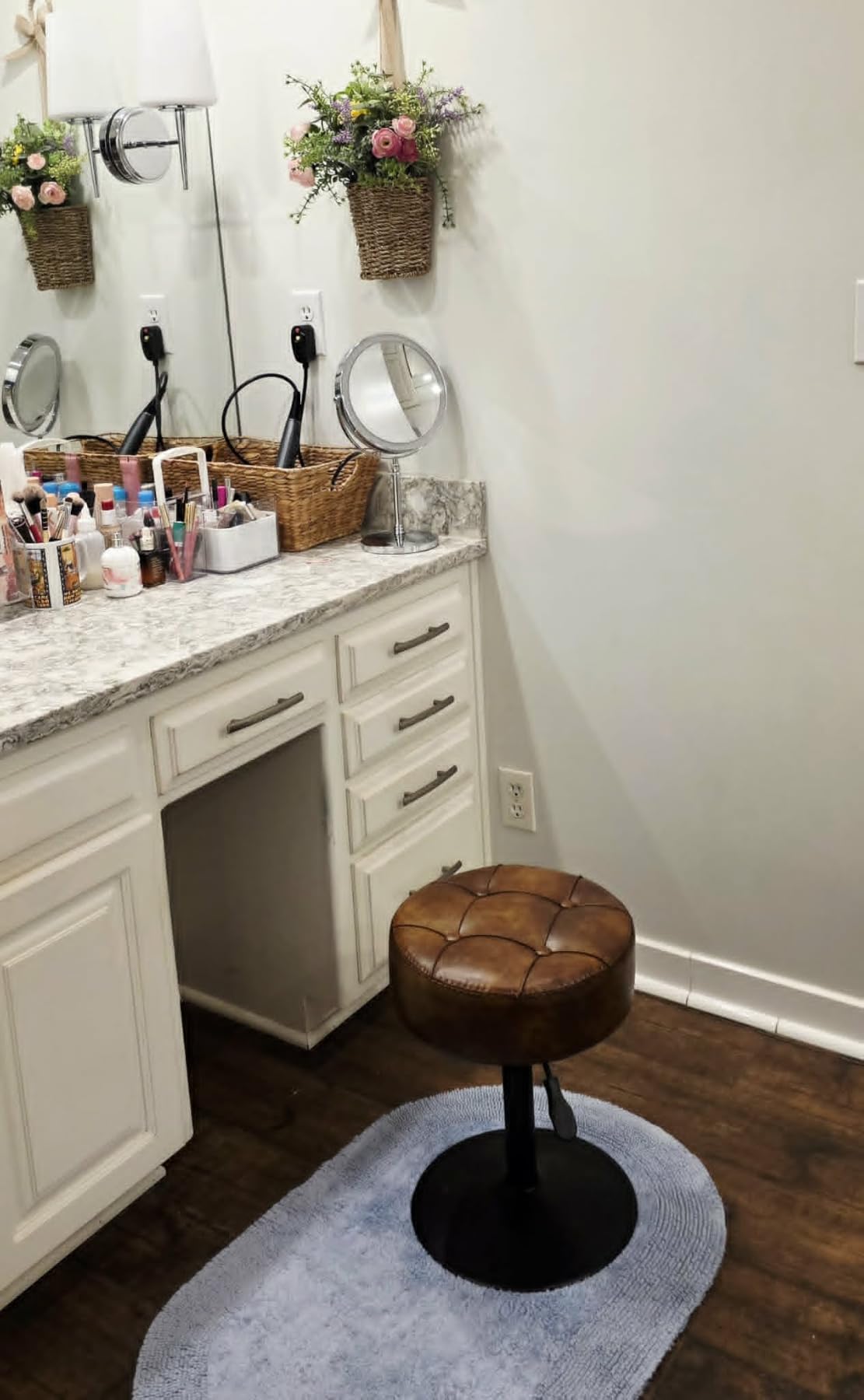 LUE BONA Adjustable Vanity Stool, 360 Swivel Chair for Makeup Room, White Faux Leather Stool for Bathroom & Living Room customer photo 1
