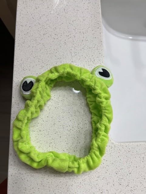 Jowmoy Green Frog Eye Elastic Headband - Versatile for Spa, Skincare, Makeup, Face Wash, Fun Gift for Women (1 Pack) customer photo 1