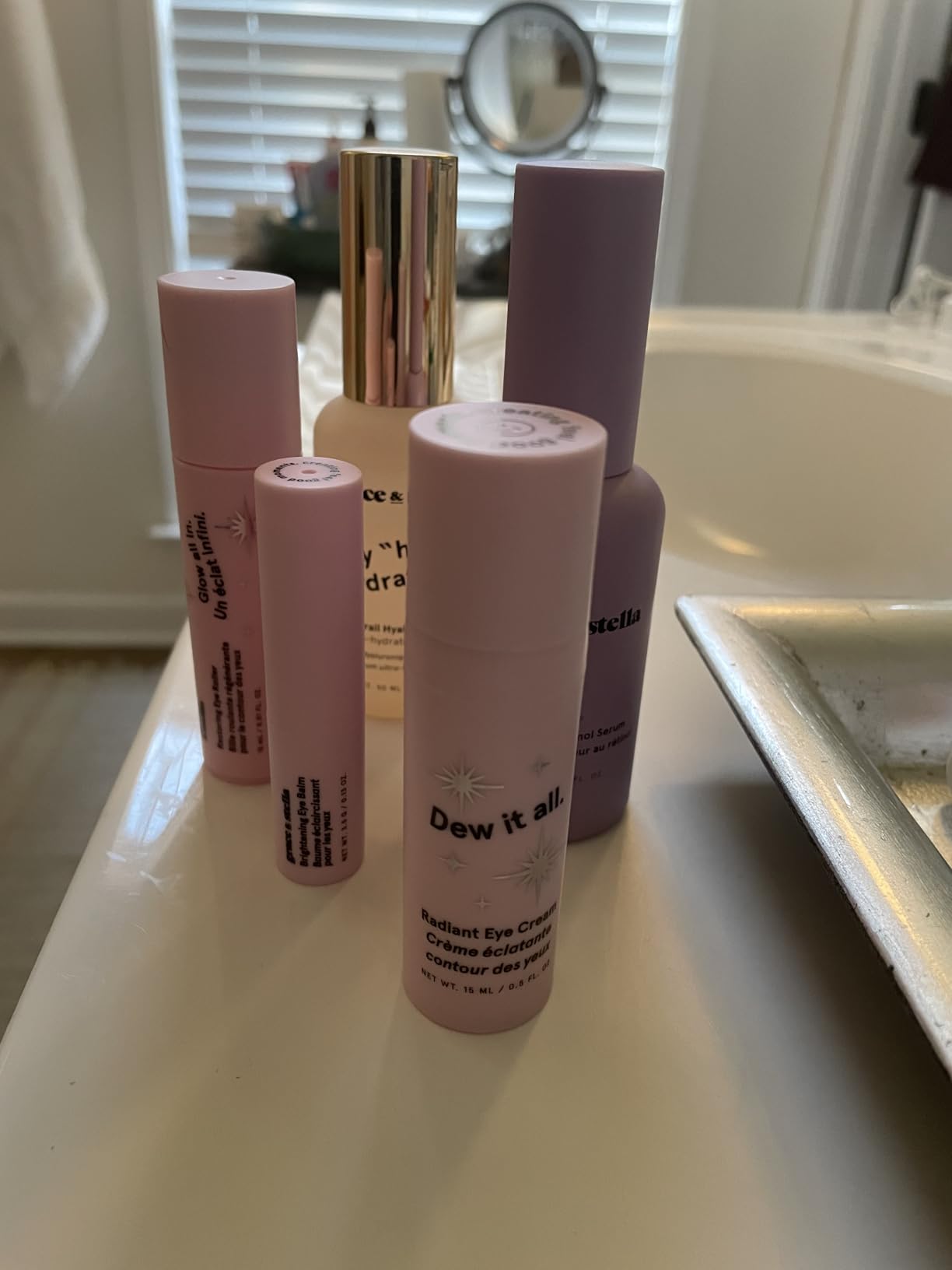 grace & stella Award Winning Hyaluronic Acid Serum (50ml/1.7 fl oz) Hydrating Hyaluronic Acid Serum for Face - Acido Hialuronico for Women - Remove Fine Lines, Wrinkles, Anti Aging - Vegan Skincare customer photo 1