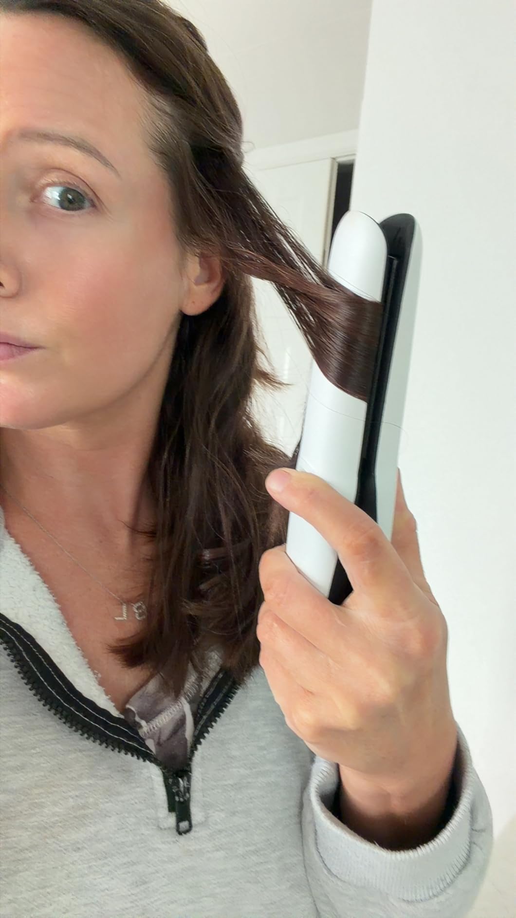 SUNMAY Cordless Hair Straightener, Titanium Portable Straightener for Travel, Dual Voltage Cordless Flat Iron Hair Straightener 2 in 1 with Comb & Clip for Women, Heat-up in Seconds, USB-C Fast Charge customer photo 2