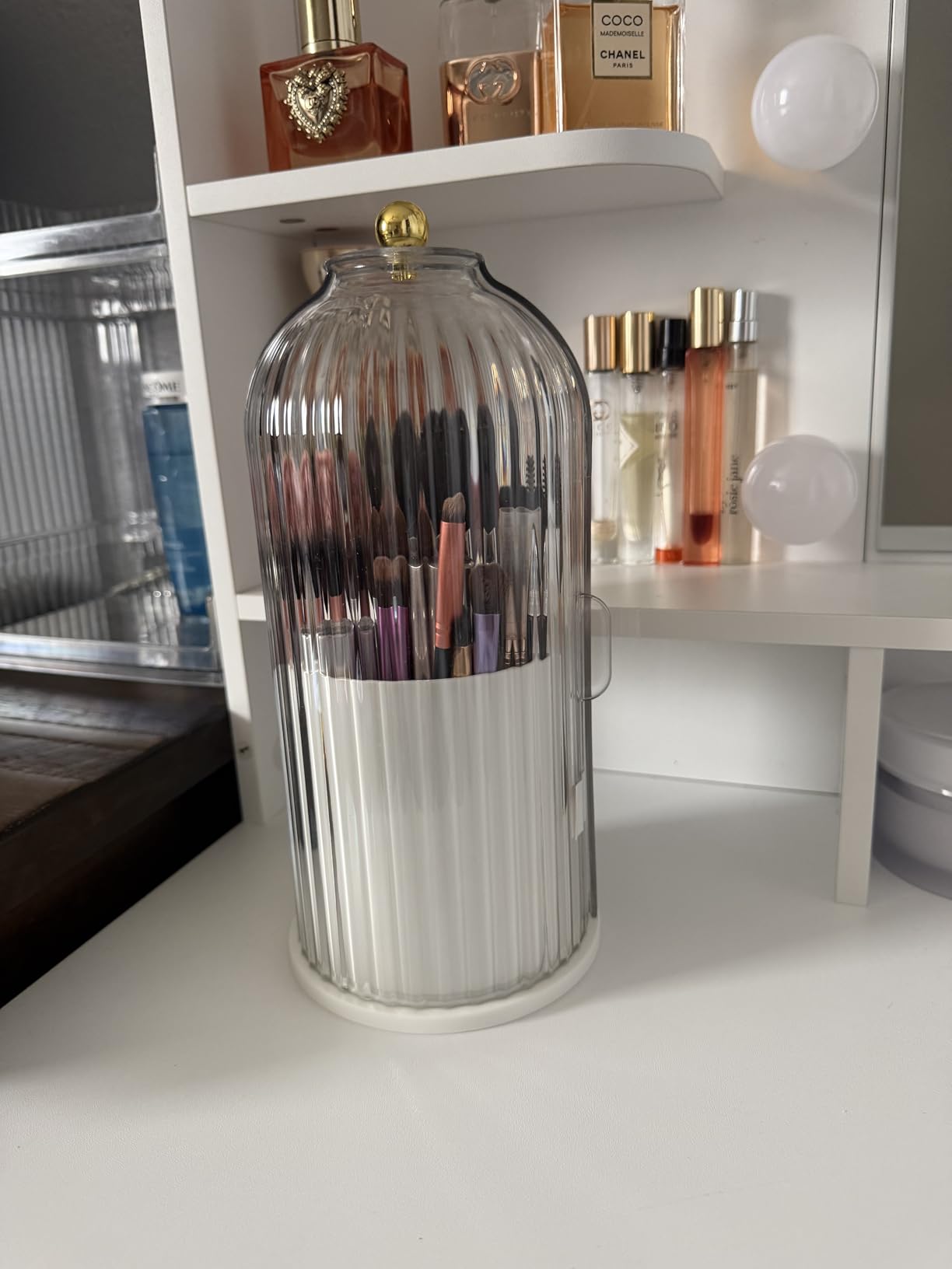 1PCS Makeup Brush Holder Organizer with Clear Lid, 360° Rotating Sliding Opening Dustproof Brushes Container for Vanity customer photo 2