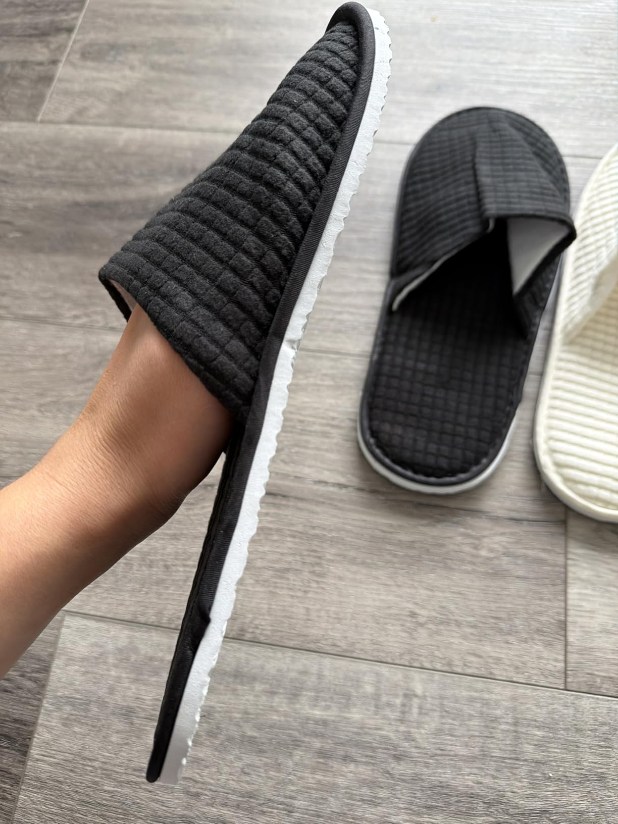 Geyoga 12 Pair House Slipper for Guest Non Slip Disposable Slipper for Travel Washable Reusable Closed Toe Hotel Bridesmaid Indoor Spa Wedding Party Shoeless Home customer photo 1