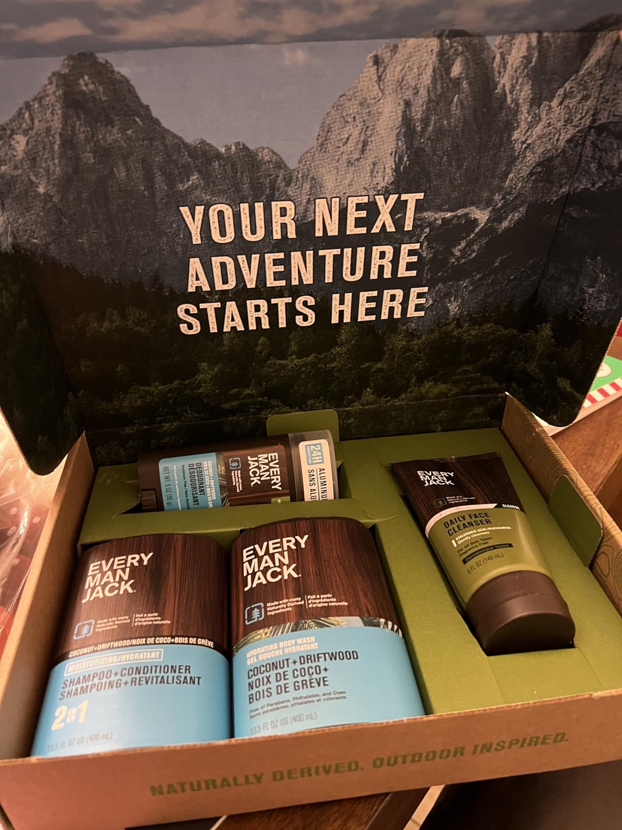 Every Man Jack Men's Bath and Body Gift Set - Amber + Sandalwood Scent - Clean Ingredients - Includes Hydrating Body Wash, 2-in-1 Shampoo, Aluminum-free Deodorant & Face Wash customer photo 1