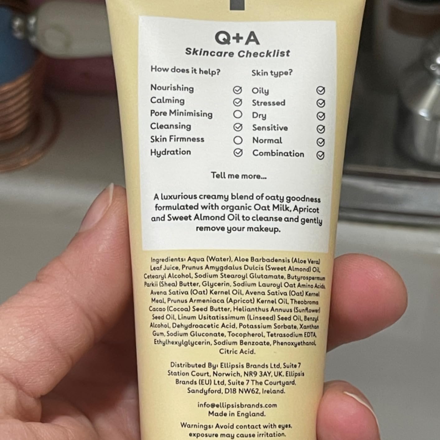 Q+A Festive Favourites Gift Set - Hyaluronic Acid Moisturiser, Oat Milk Cream Cleanser, Azelaic Acid Serum, and Caffeine Eye Serum for Dark Circles customer photo 1