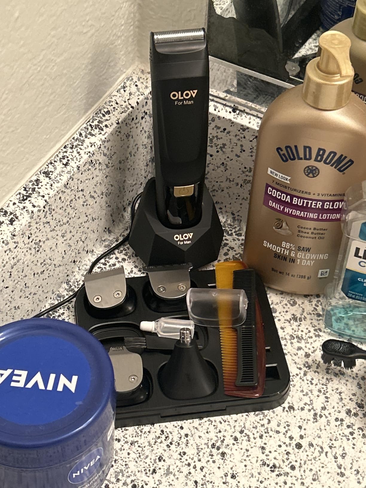 OLOV For Man Beard Trimmer, 21 Piece All-in-One Mens Grooming Kit and Hair Clipper, Nose, Ear, Body and Face, Electric Razor with USB Recharge Dock customer photo 2