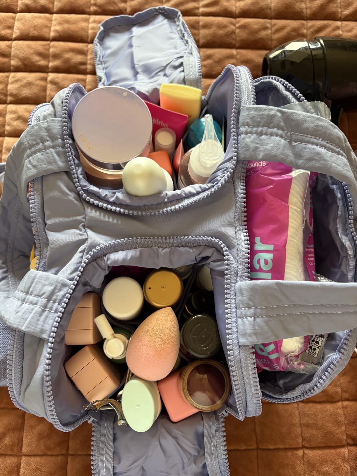 BAGSMART Travel Toiletry Bag, Lightweight Large Wide-open Travel Bag for Women, Puffy Cosmetic Makeup Bag Organizer with Handle for Accessories,Essentials, Toiletries, Black customer photo 1