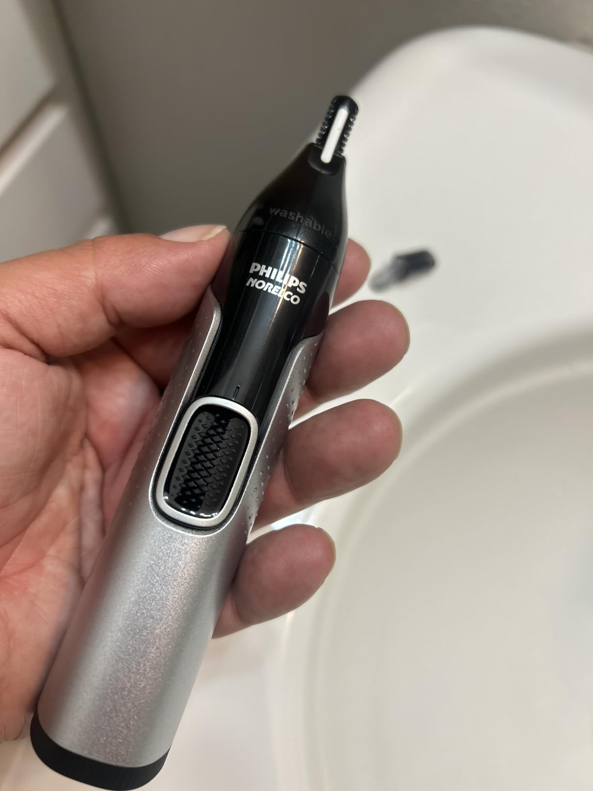 Norelco Philips Nose Trimmer 5000 for Nose, Ears, Eyebrows Trimming Kit, NT5600/62 customer photo 1
