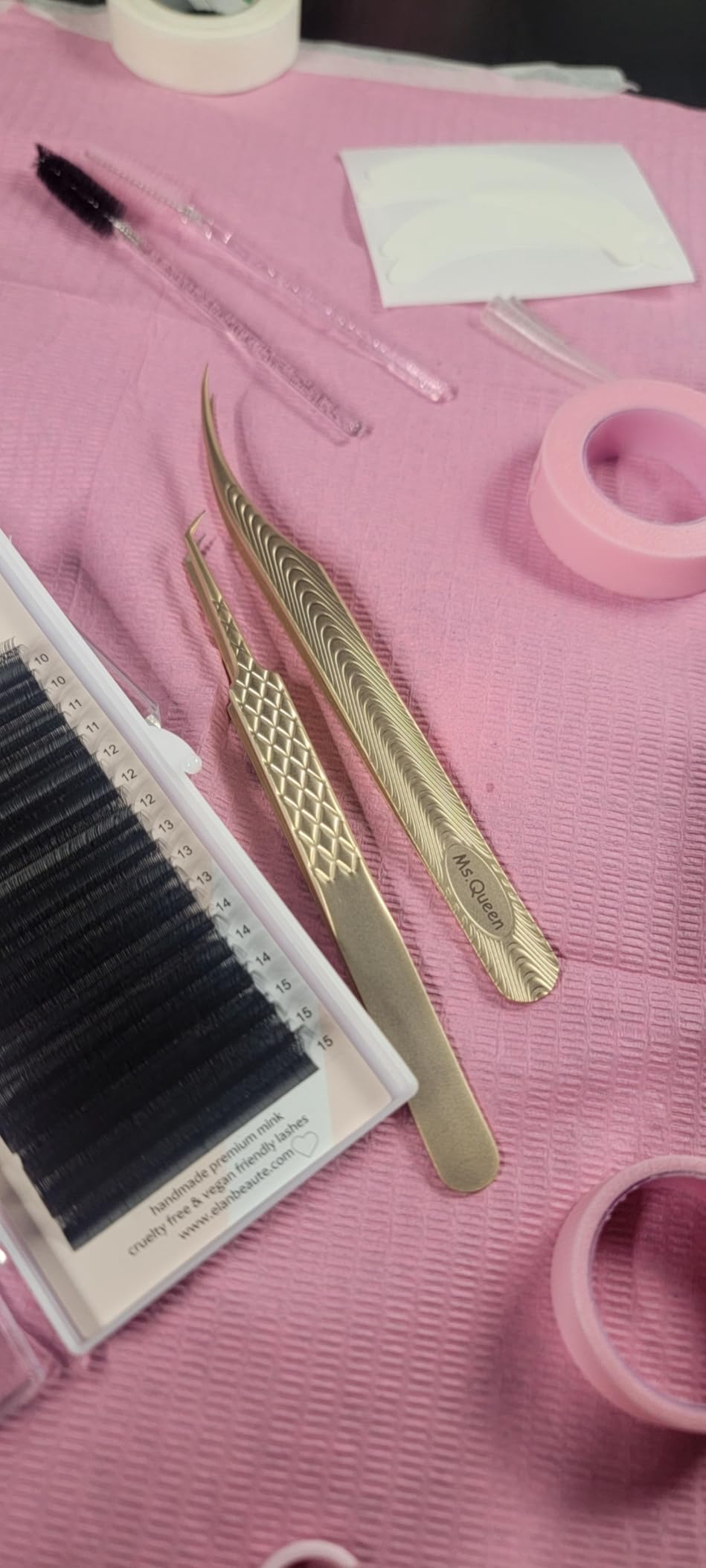NAGARAKU Precision Fiber Tip Tweezer for Eyelash Extensions Diamond Grip Anti-Static Anti-Slip Premium Gold Stainless Steel Curved Volume Eyelashes Tweezers (45 Degree Tweezer AG-07) customer photo 2