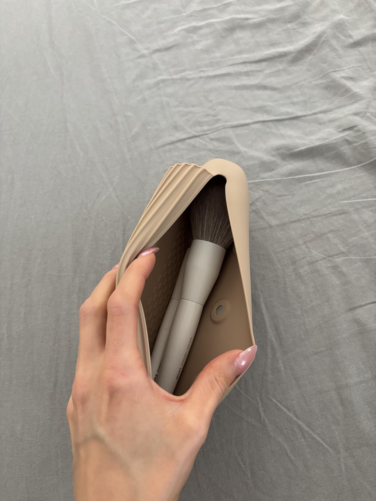 AGIKET Soft Silicone Makeup Brush Holder Large Travel Portable Cosmetic Bag with Magnetic Closure (Walnut) customer photo 2