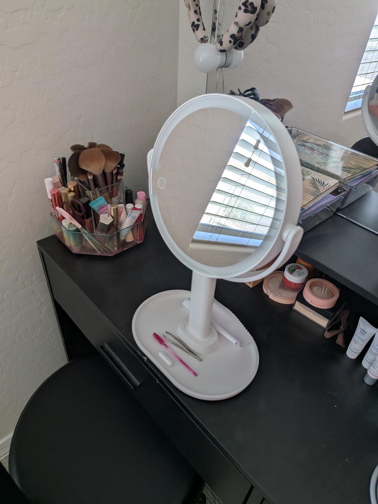 MIYADIVA Makeup Mirror with Lights, 20X Magnifying Mirror with Light and Touch Switch, Vanity Mirror with 3 Color Light and 80 LEDs, 2-Sided Lighted Magnified Mirror 8.8 Inches customer photo 2