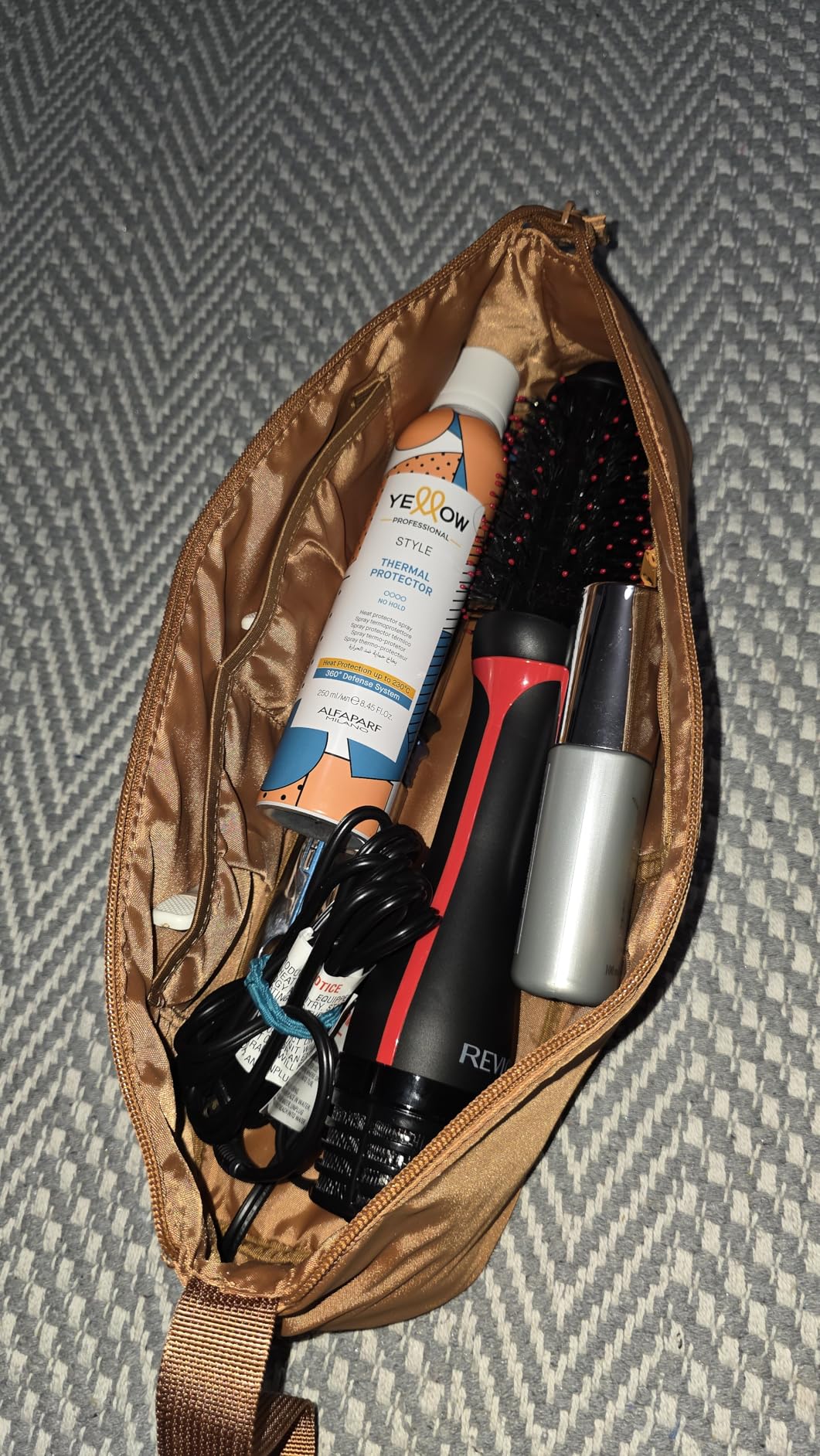 MOKURA Hair Tools Travel Bag with Heat Resistant Mat Removable, Hot Hair Accessories Organizer Case, Women Travel Essentials, Storage Pouch for Curling Iron Straightener Flat Iron Hair Dryer, Black customer photo 2