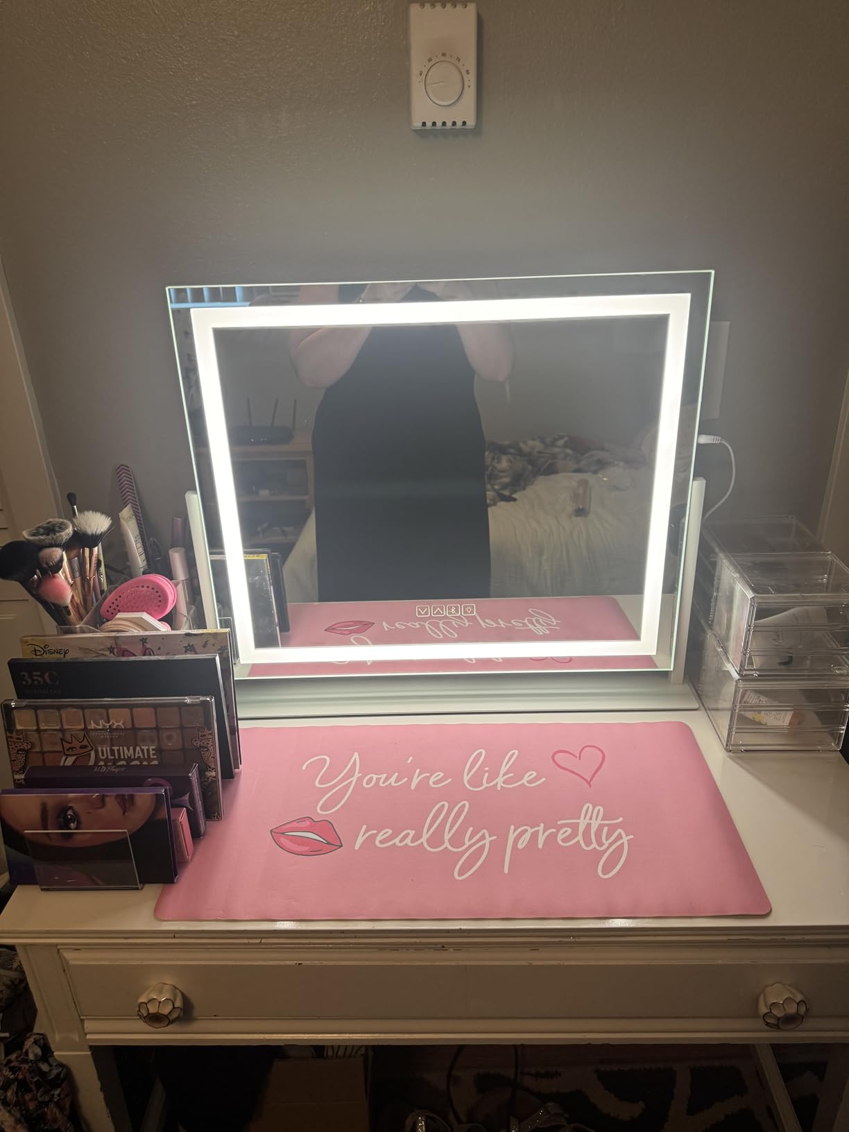 Hasipu Vanity Mirror with Lights and Bluetooth Speaker, 24