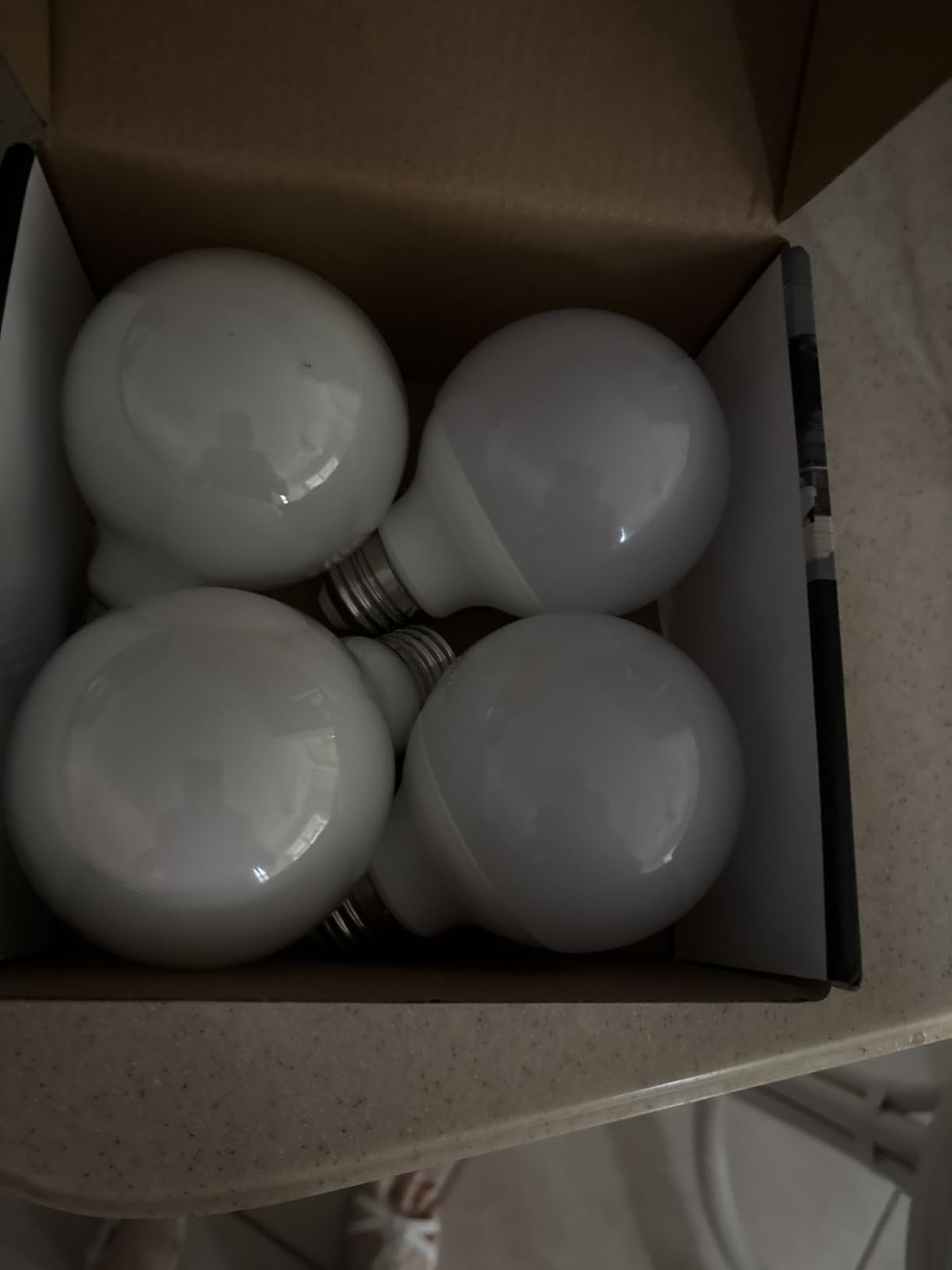Brtstiun G25 LED Light Bulb, Round Vanity Light Bulbs for Bathroom, 40W LED Equivalent, Daylight White 5000K, Globe Light Bulbs E26 Base, 600LM, Non-Dimmable, 4-Pack customer photo 2
