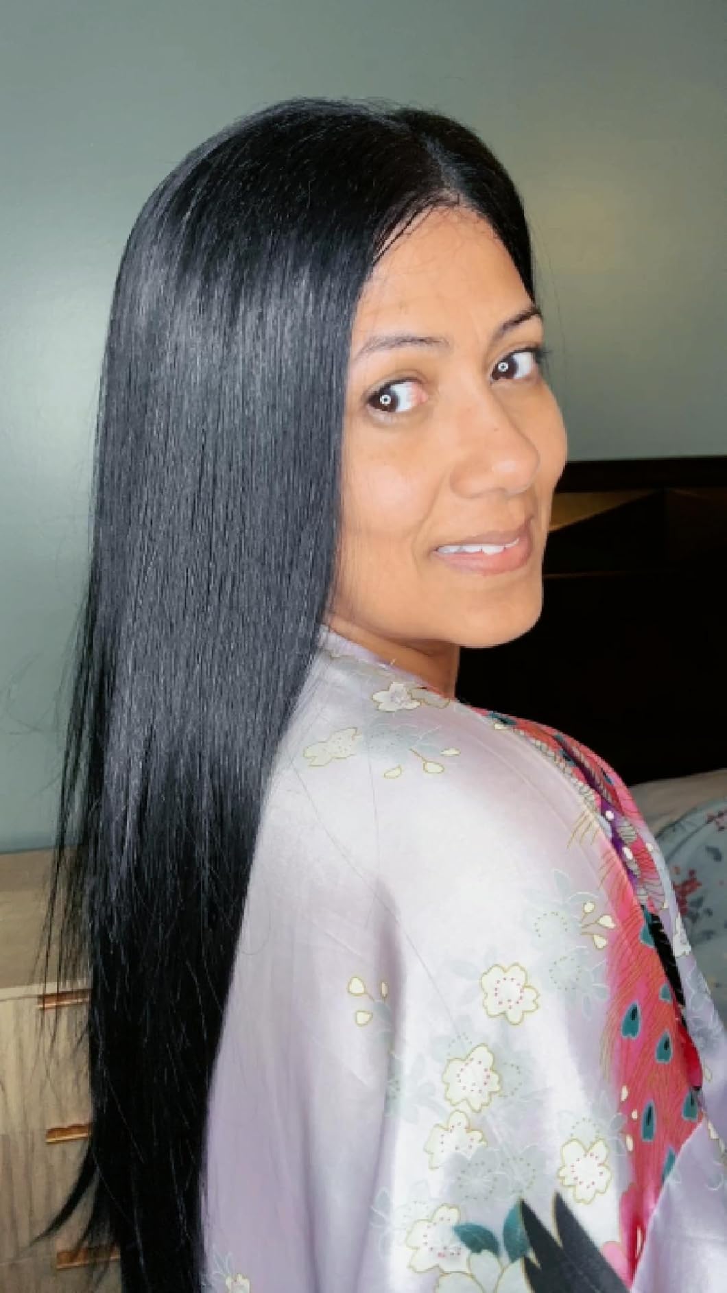 AISI HAIR Synthetic Lace Front Wig 13x4 HD Lace, Ombre Blonde Long Straight Glueless Wig, Pre-Plucked Hairline, 28 Inch Ready to Wear Beginner Friendly Wig customer photo 2