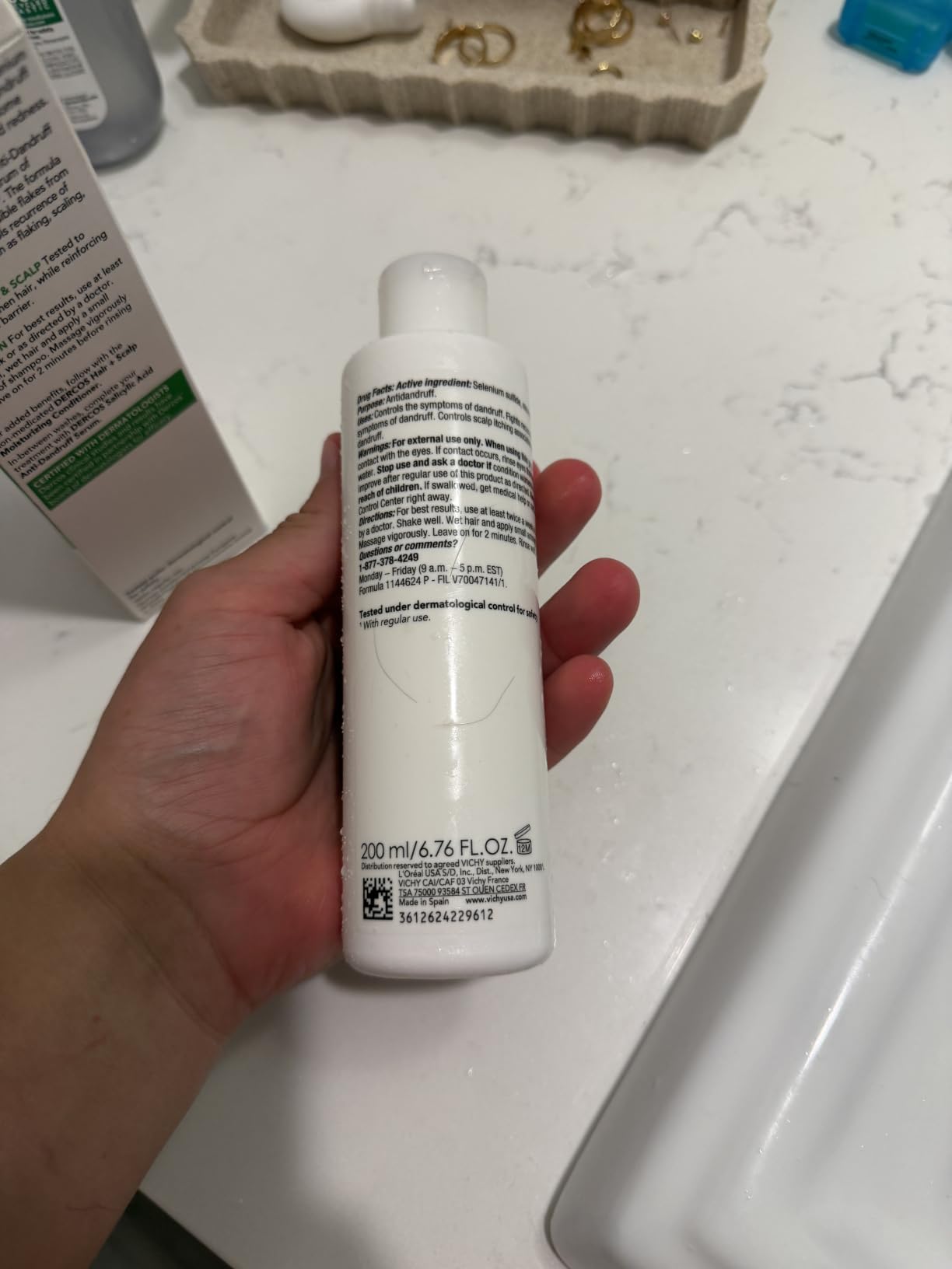 Vichy Dercos Dandruff Shampoo, Antifungal Itchy Scalp Treatment for Men & Women, Clinical Strength Selenium Sulfide, Formulated with Niacinamide & Salicylic Acid, Color Safe, Dermatologist Recommended customer photo 2