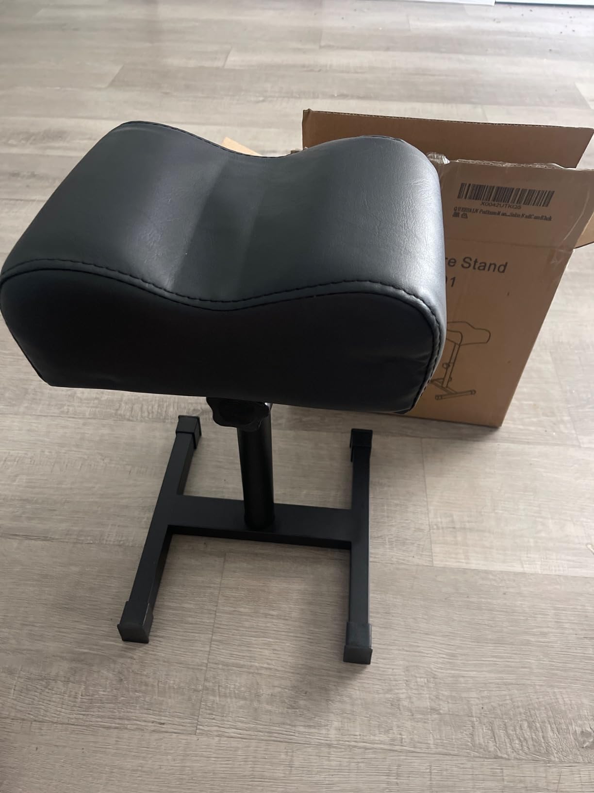 Pedicure Stand Stool Footrest Stand Adjustable Height Technician SPA Beauty Stand Stool with Non-Slip SPA Salon Home Equipment Black customer photo 1