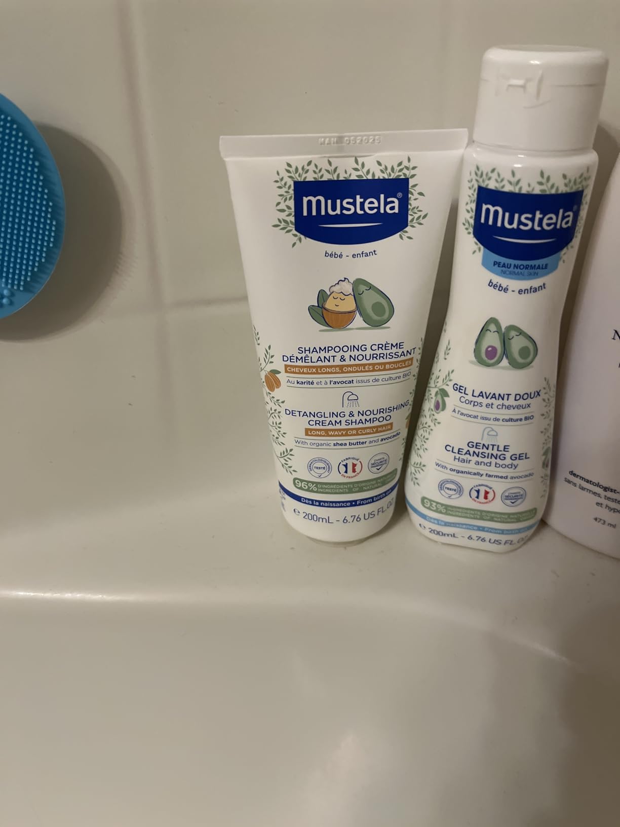 Mustela Detangling & Nourishing Cream Shampoo - Natural Shea Butter & Avocado - Curly & Frizzy Hair - Dermatologist-tested & safe for Babies and Kids - 6.76 US Fl. Oz. customer photo 2
