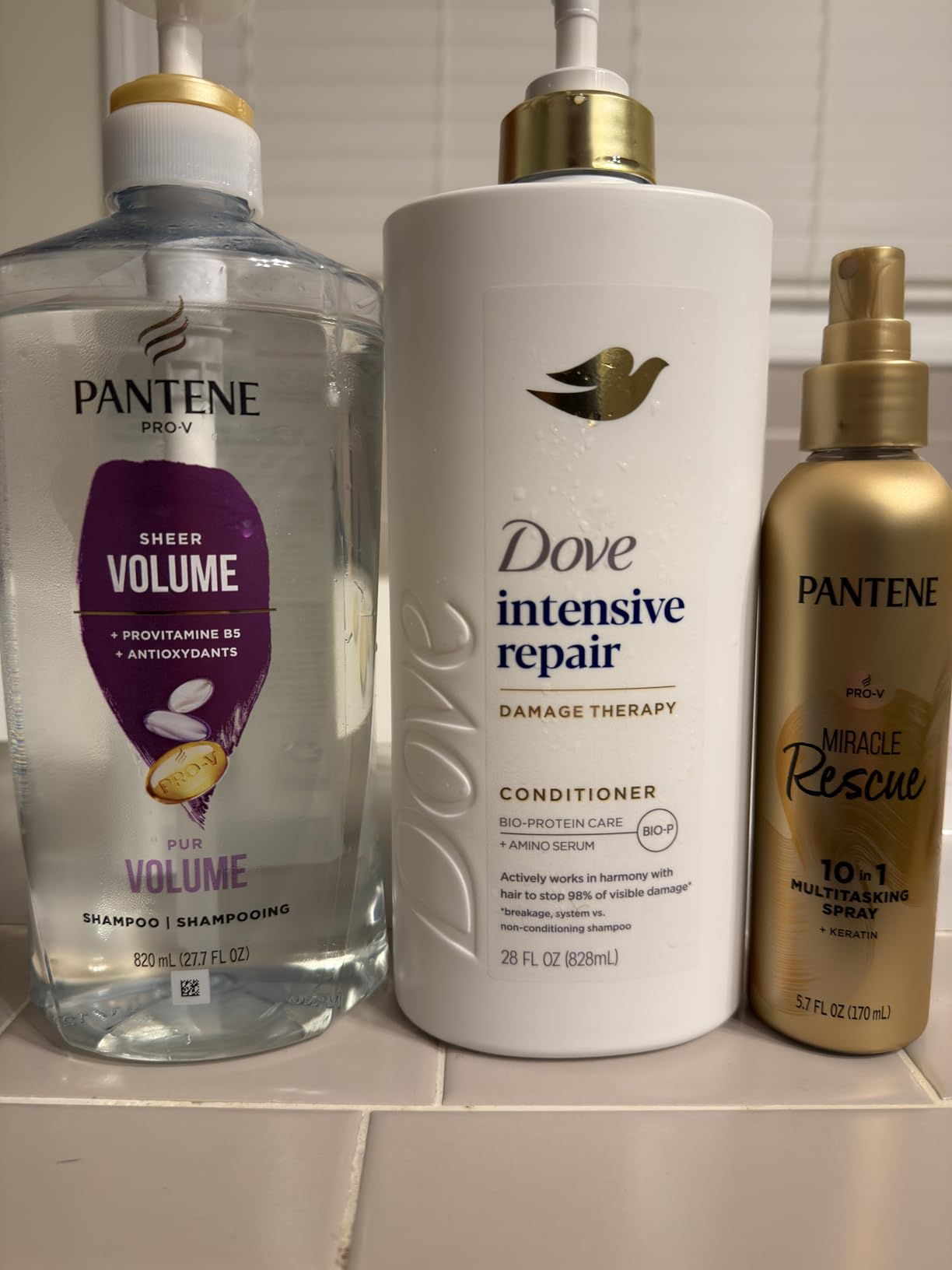 Pantene Shampoo, Sheer Volume - 72-Hour Fullness, Lightweight Nourishment with Pro-Vitamin B5 + Antioxidants, Fine, Thin, Color-Treated Hair, Paraben Free, Remove Build Up for Body & Shine, 27.7 Fl Oz customer photo 1