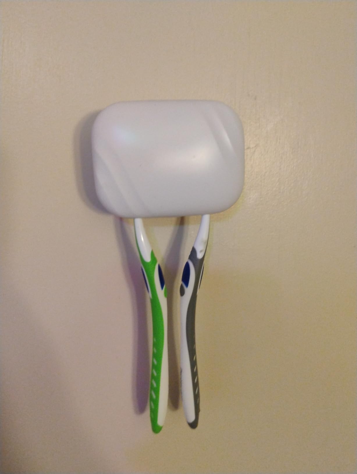 Toothbrush Storage Case with UV-C Lights - Rechargeable Portable Toothbrush Cover, Hook Wall Mount Disinfection Box for Home, Travel & Fits All Toothbrushes customer photo 1