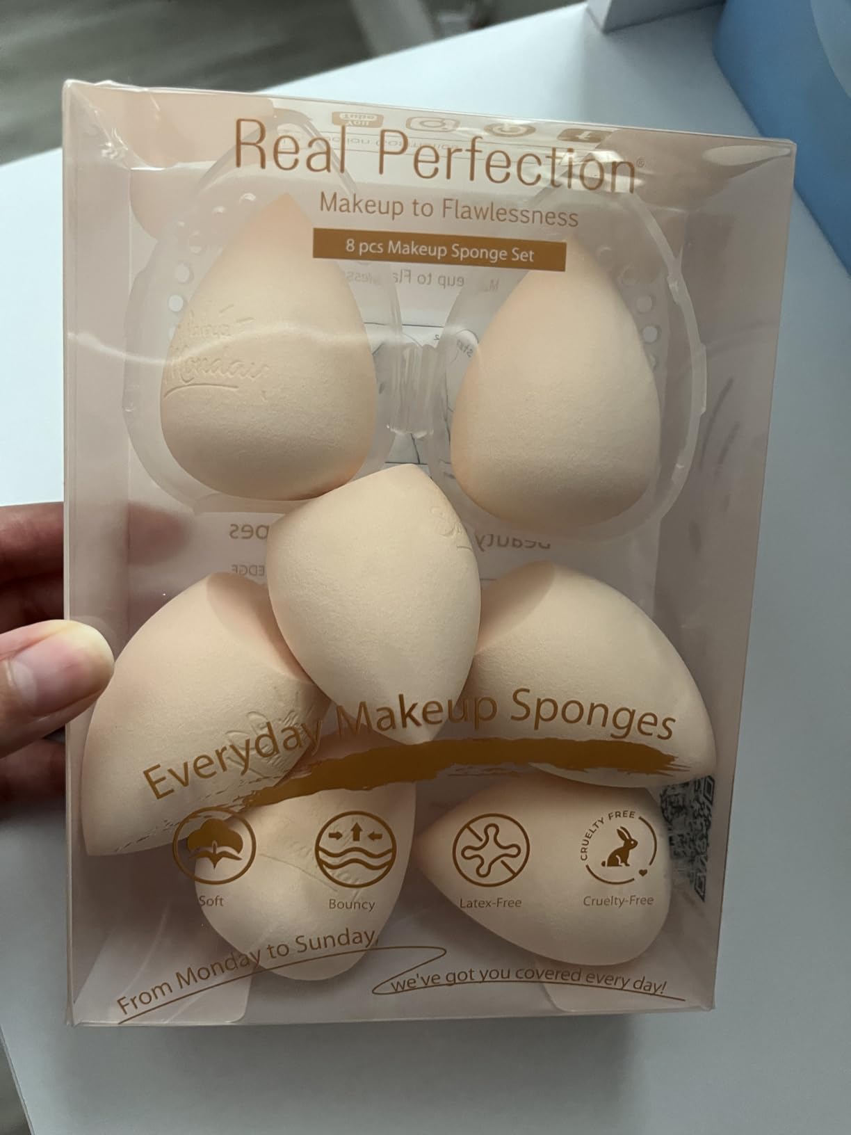 Makeup Sponge Set Blender Sponges, Latex-Free Beauty Makeup Sponges 7 pcs with 1 Travel Container Case for Blending Foundation Liquid Cream and Powder (Rose Red) customer photo 2