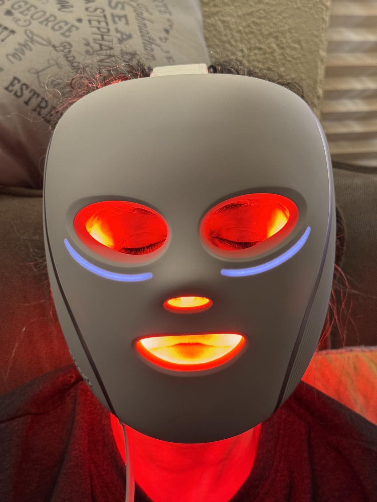 Shark CryoGlow LED Face Mask, Red Light Therapy, Under-Eye Cooling, FW312 customer photo 1