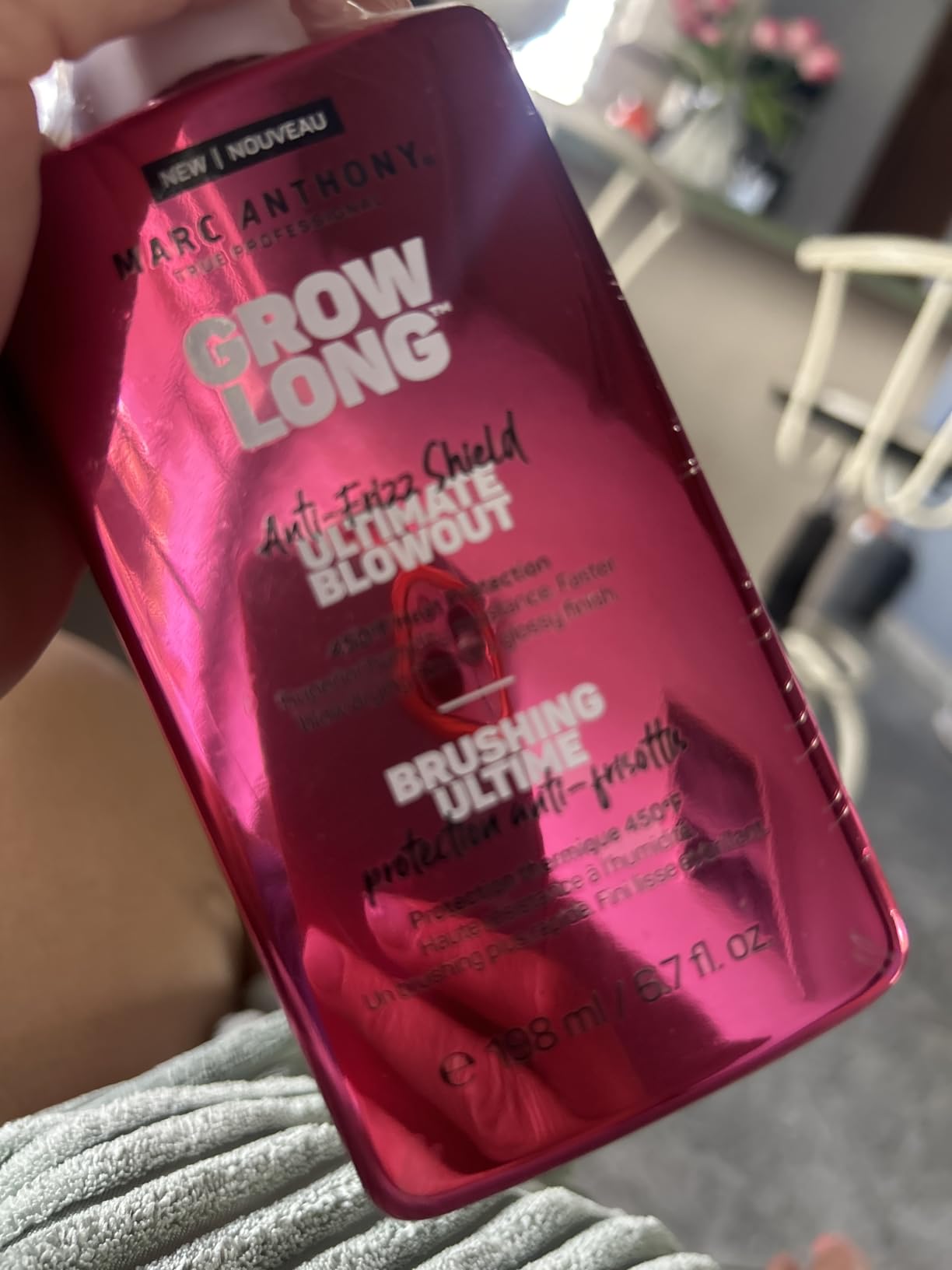 Marc Anthony Anti-Frizz Shield Ultimate Blowout Spray - 6.7 Oz (Pack of 1) | Grow Long - Smooth, Shiny Hair in High Humidity - Heat Protectant customer photo 2