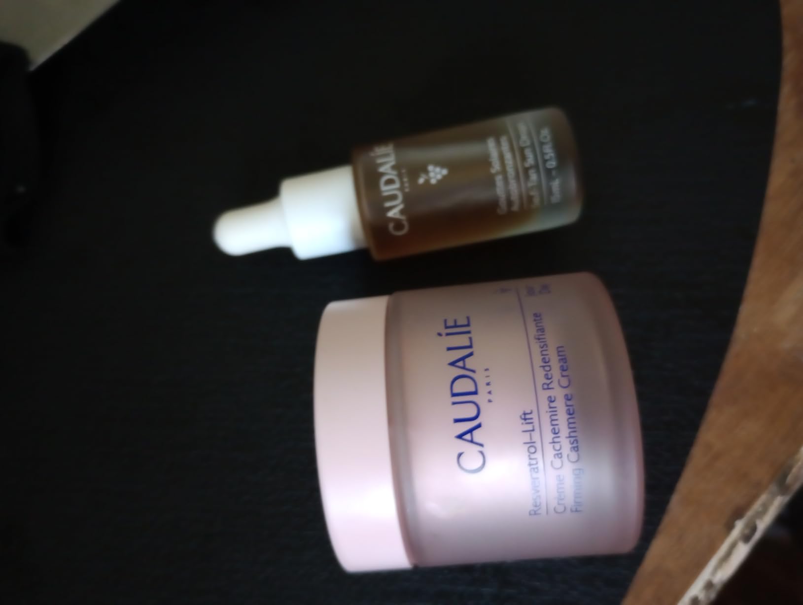 Caudalie Self-Tan Hydrating Face Drops - 15 mL | Buildable self-tan liquid that mixes into any moisturizer or serum for a natural-looking tan-suitable for sensitive skin. customer photo 2
