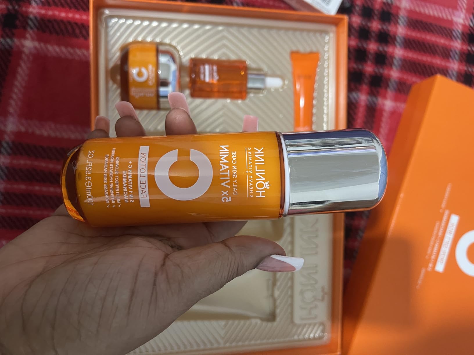 Vitamin C Niacinamide Skincare Set, Daily Facial Care Routine with 6-Piece | Includes Cleanser, Toner, Serum, Moisturizer, Eye Cream & Lotion, Gentle Formula, All Skin Types customer photo 2