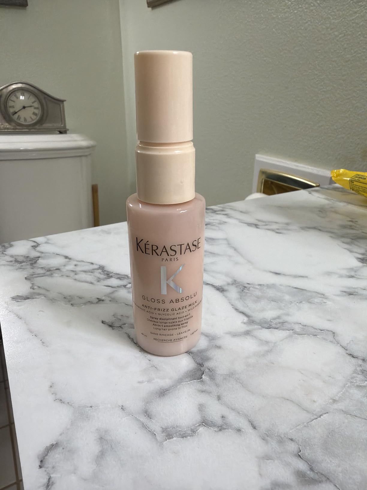 Kerastase Gloss Absolu Anti-Frizz Glaze Milk - Instantly Detangles, Hydrates & Smooths, Eases Blow-Dry, Absorbs Frizz & Fly-Aways, Protects from Heat & Humidity, For Long Hair customer photo 1