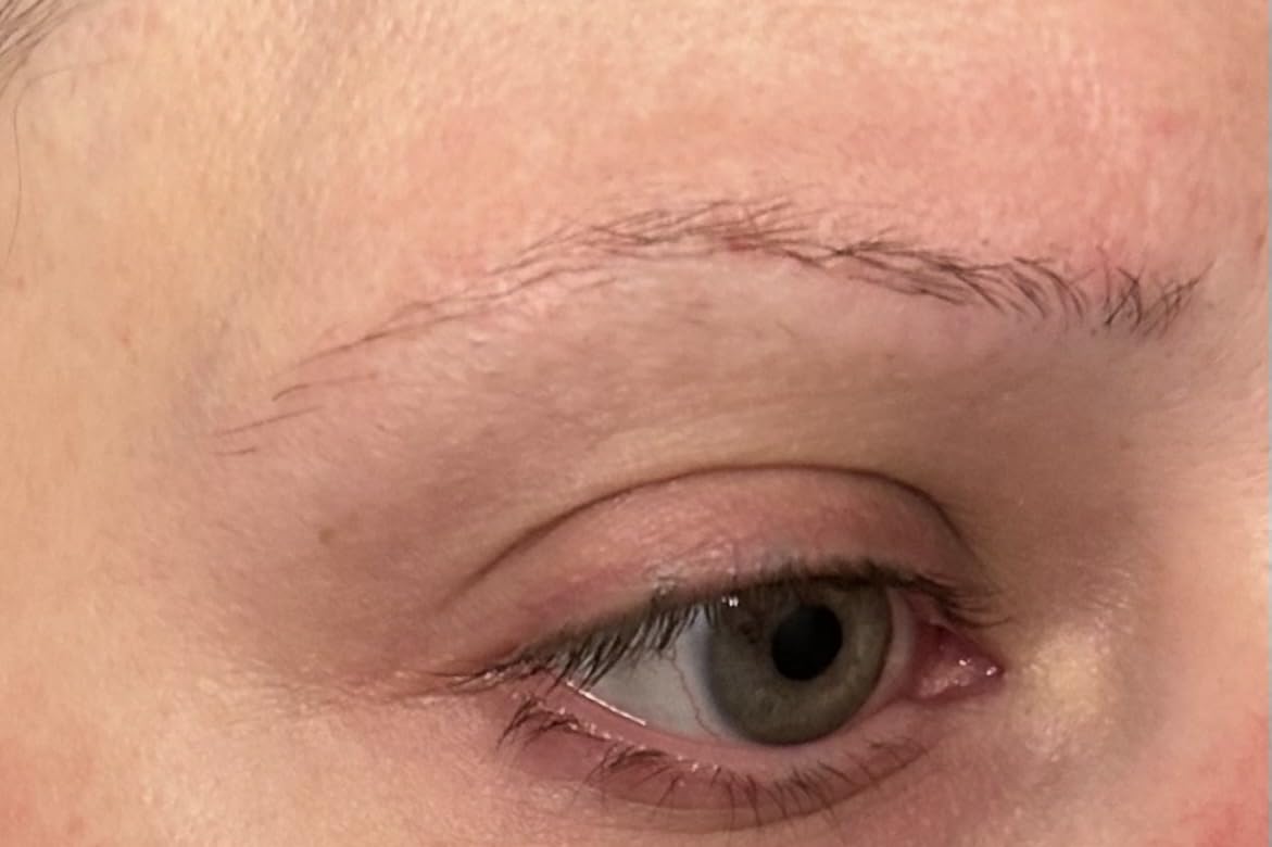 Premium Eyelash Growth Serum - Lash Enhancing Serum with Advanced Formula to Boost Longer Fuller and Thicker Looking Lashes - Vegan & Cruelty-Free Treatment customer photo 1
