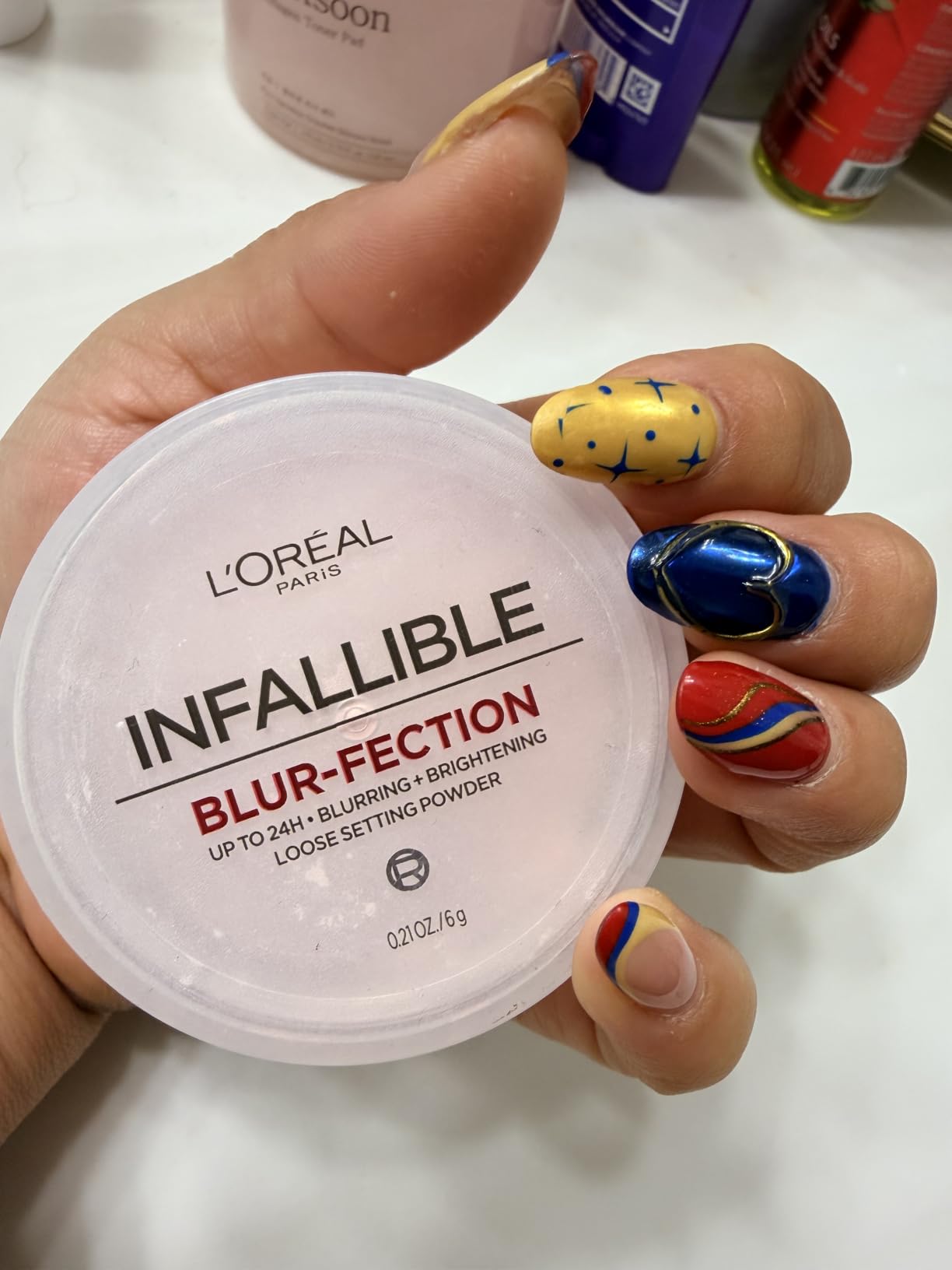 L'Oreal Paris Infallible Blur-fection Longwear Loose Setting Powder, Blurring Face Powder With Up to 24HRs of Wear customer photo 1